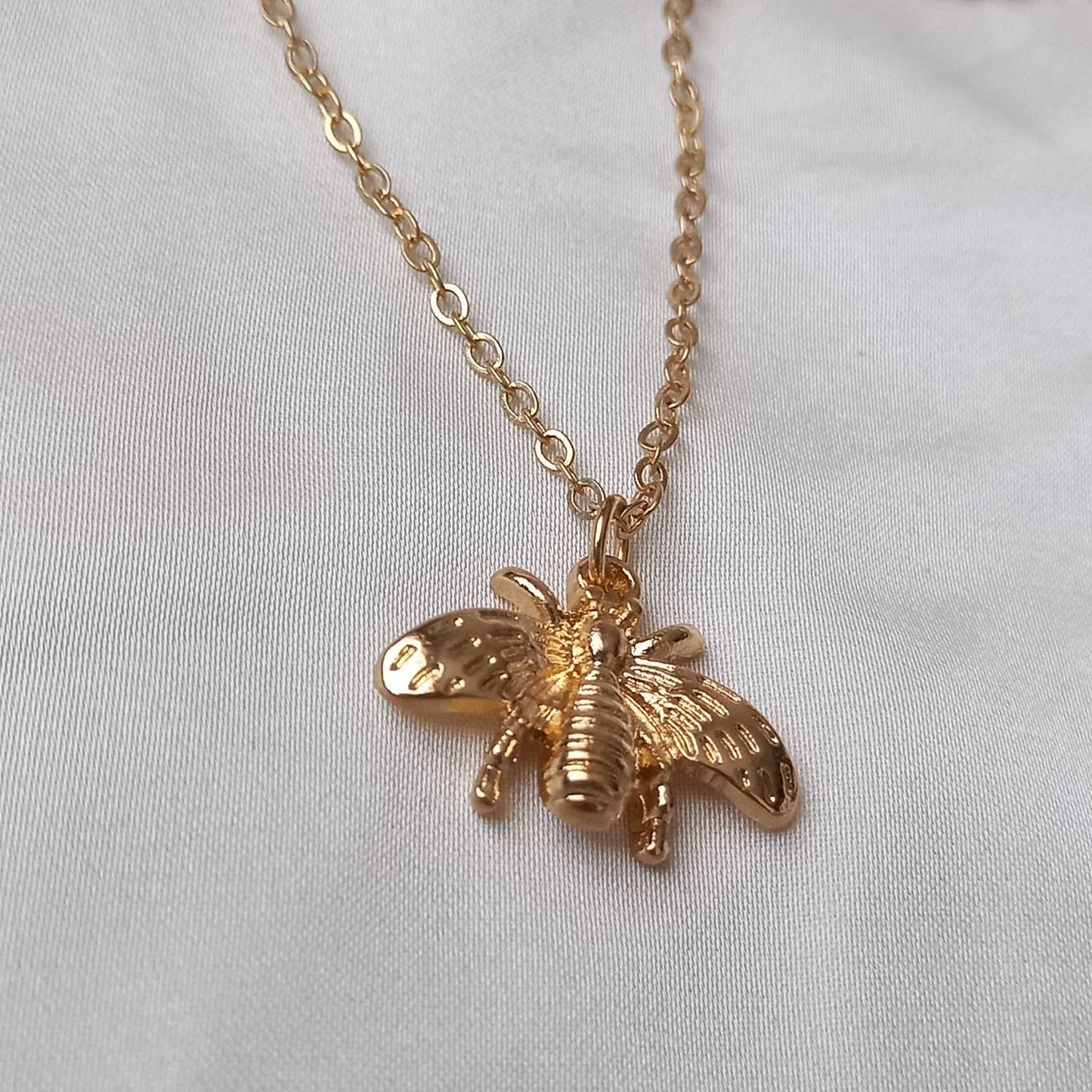 Gold Bumble Bee Necklace - Gold Jewellery, Accessories, Gold Bee Necklace, Bee Jewelley, Gold Necklace, Pendant Necklace, Insect Jewellery