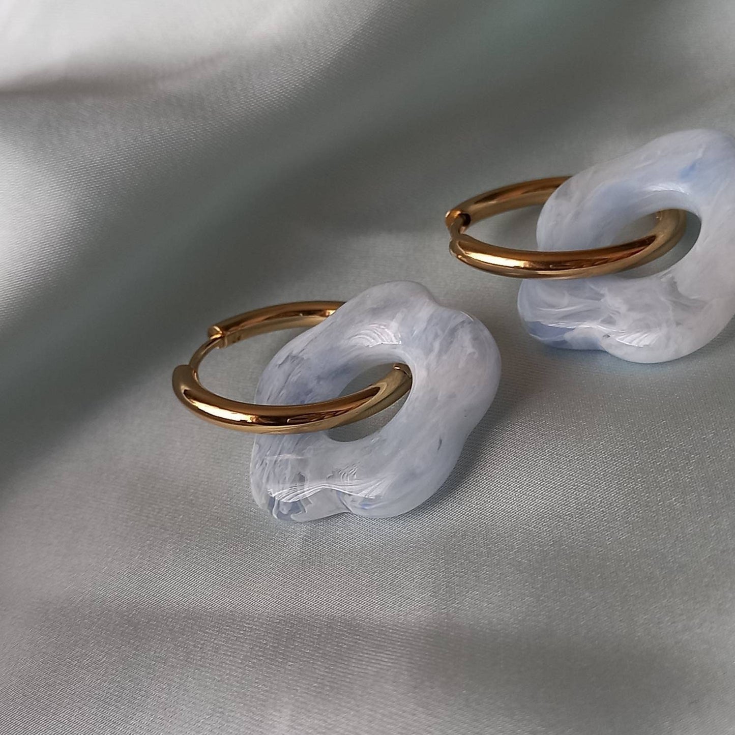 White & Gold Retro Flower Hoop Earrings -  70's Style Earrings, Small Gold Hoops, Vintage Style Earrings, Gold Jewellery,Gold Earrings