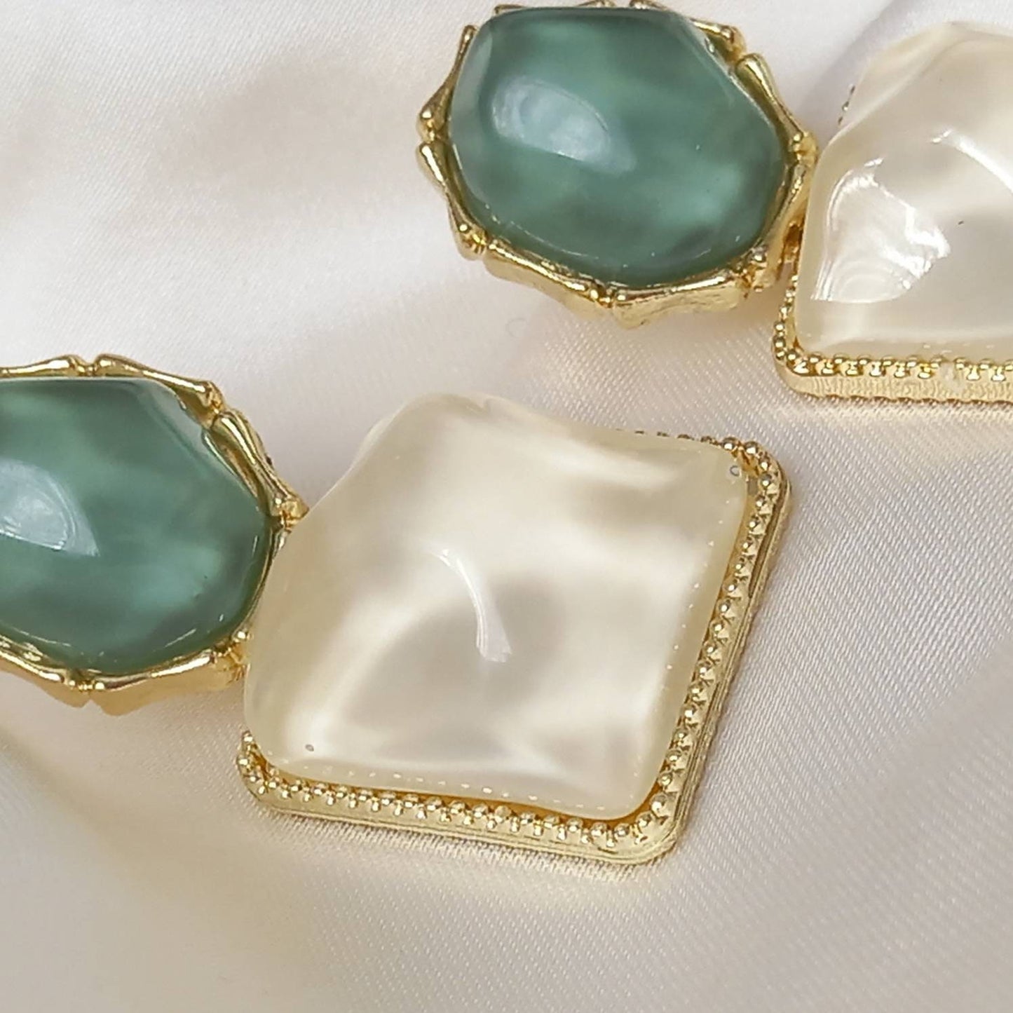 Green and White Resin Drop Earrings -  Hanging Jewellery,Green Earrings,White Earrings,Gold Earrings,Resin Earrings,Chunky Green Earrings