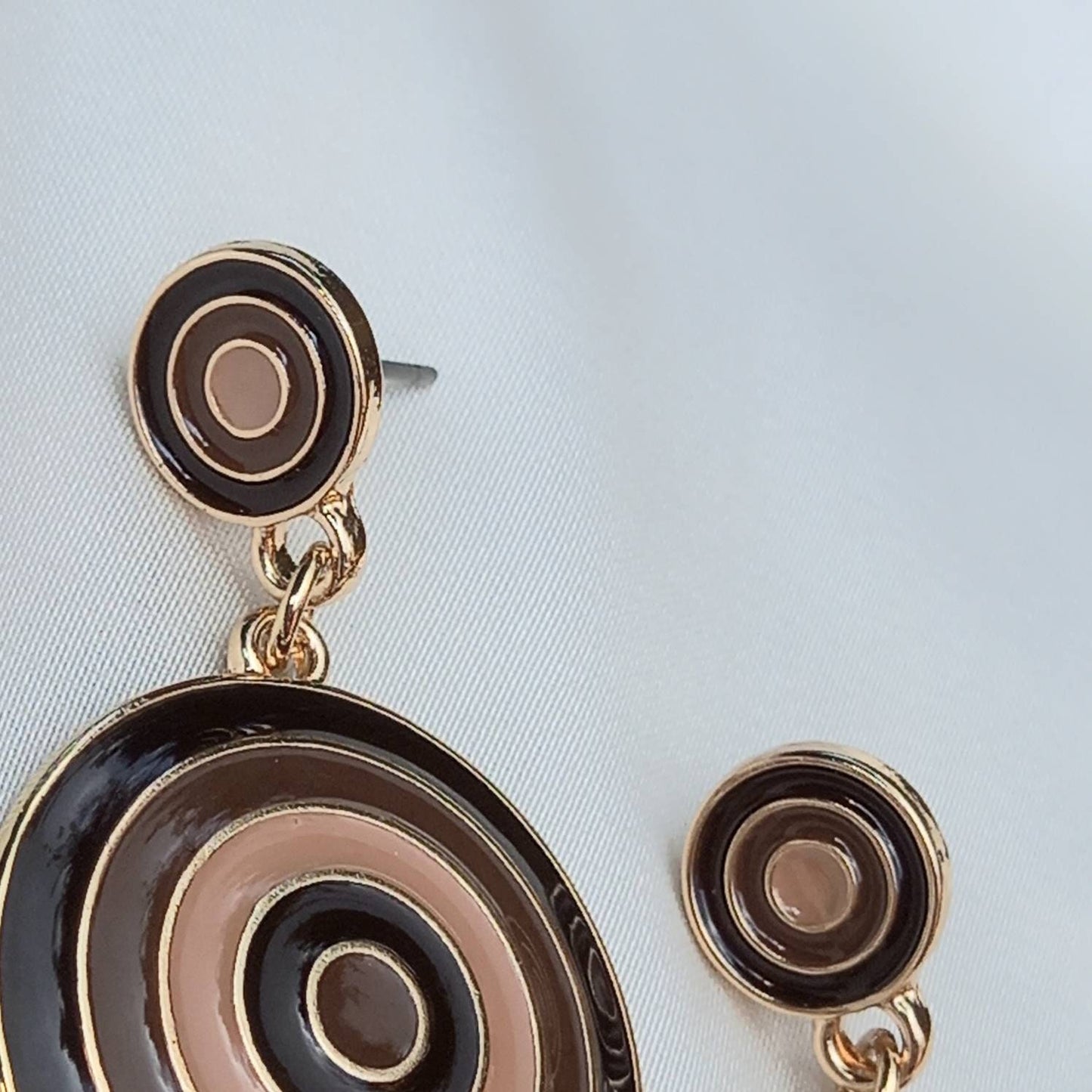 Brown & Gold Retro Circle Drop Earrings -  70's Style Earrings, Vintage Style, Hanging Jewellery,Accessories,Brown Jewellery,Gold Earrings