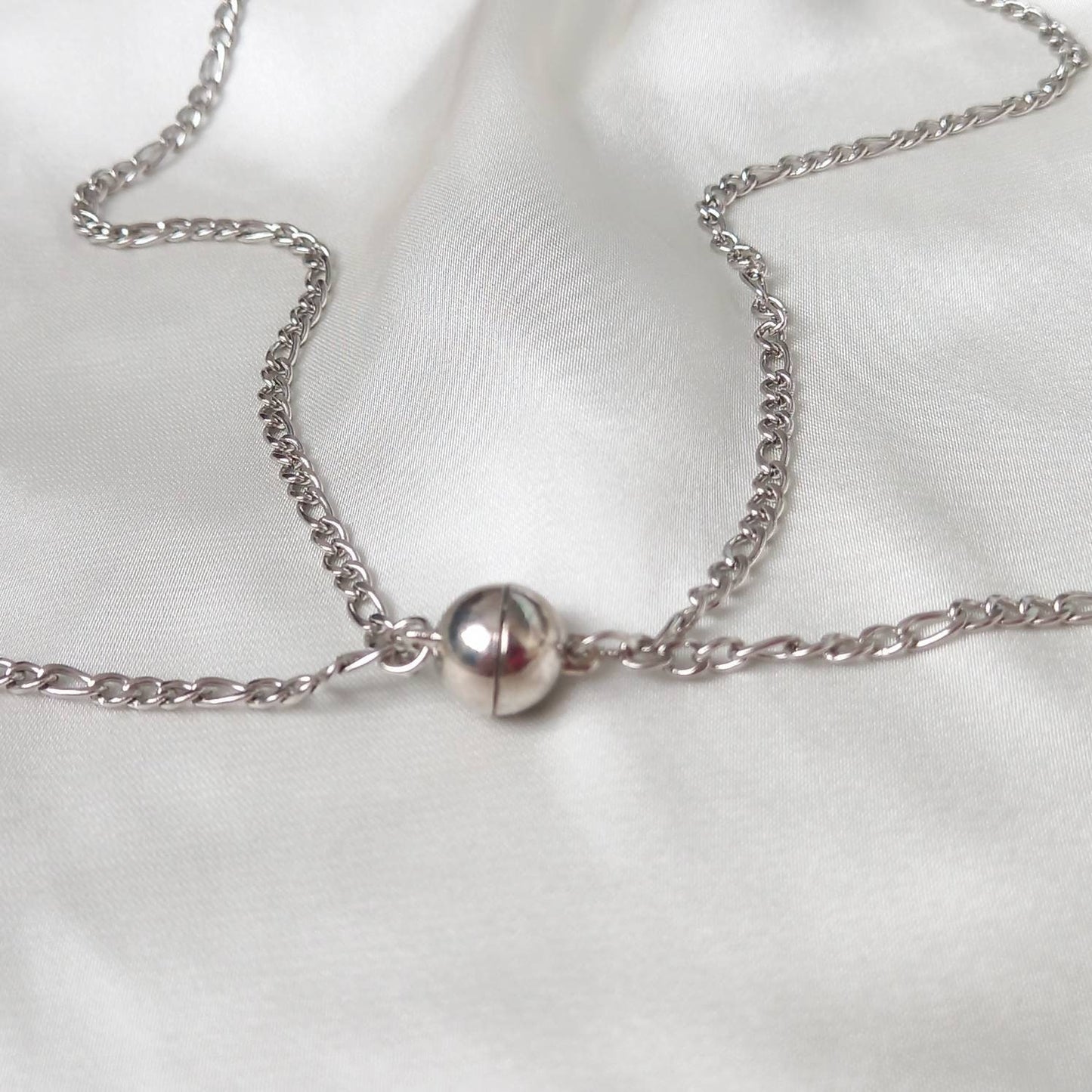 2 Piece Magnetic Astronaut Friendship Necklace Set - Bestie Necklace,Matching Necklaces,Best Friends Necklace,Novelty Necklace Set,Gift Set