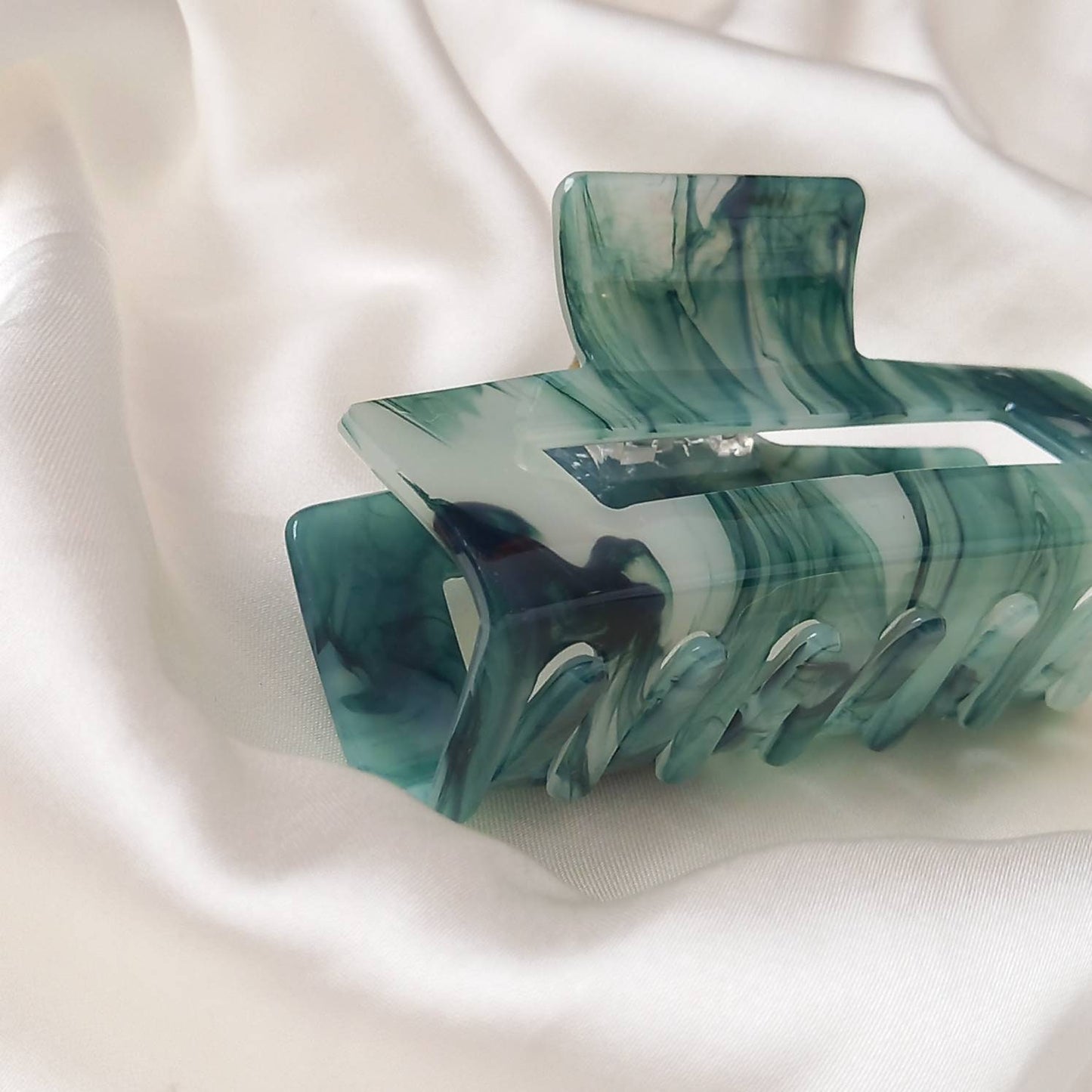 Green Hair Clamp- Hair Clip, Green Hair Accessories, Green Hair Claw, Minimalistic Hair Clips, Funky Hair Clip, Green Hair Clips In The UK