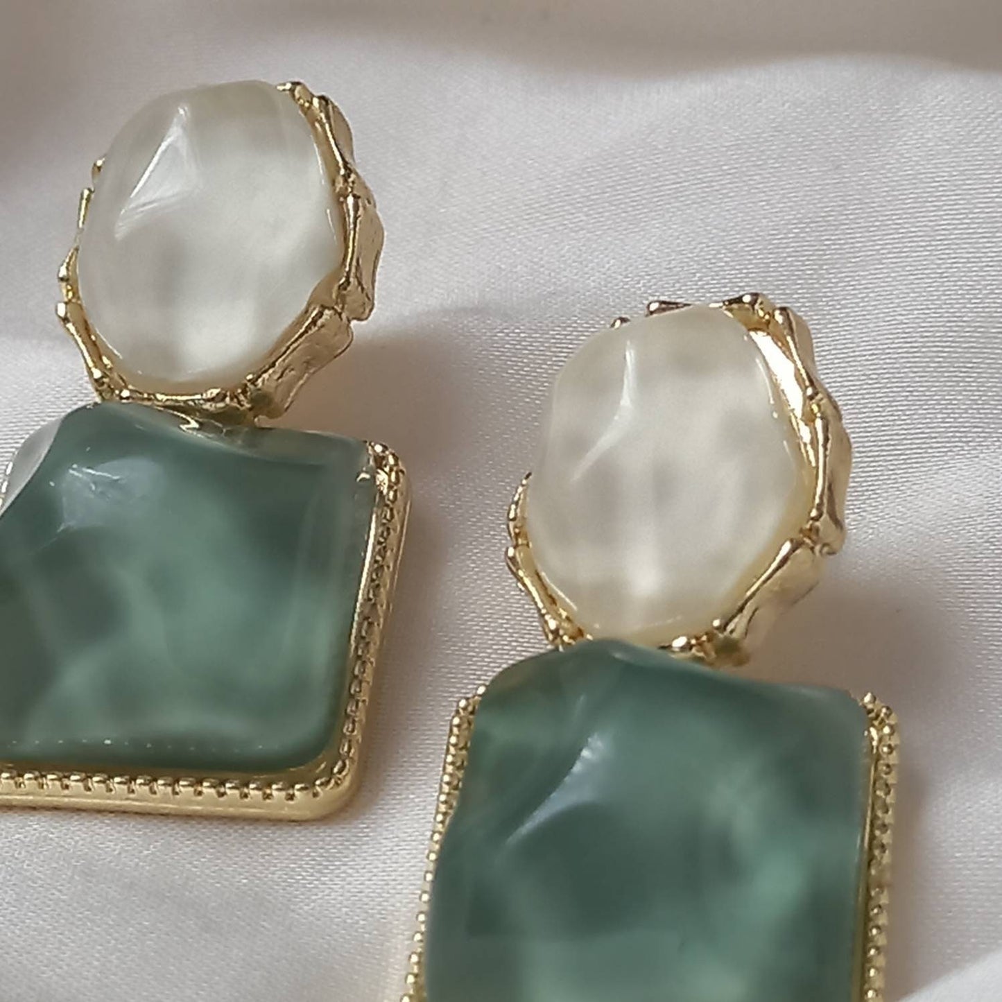 Green and White Resin Drop Earrings -  Hanging Jewellery,Green Earrings,White Earrings,Gold Earrings,Resin Earrings,Chunky Green Earrings