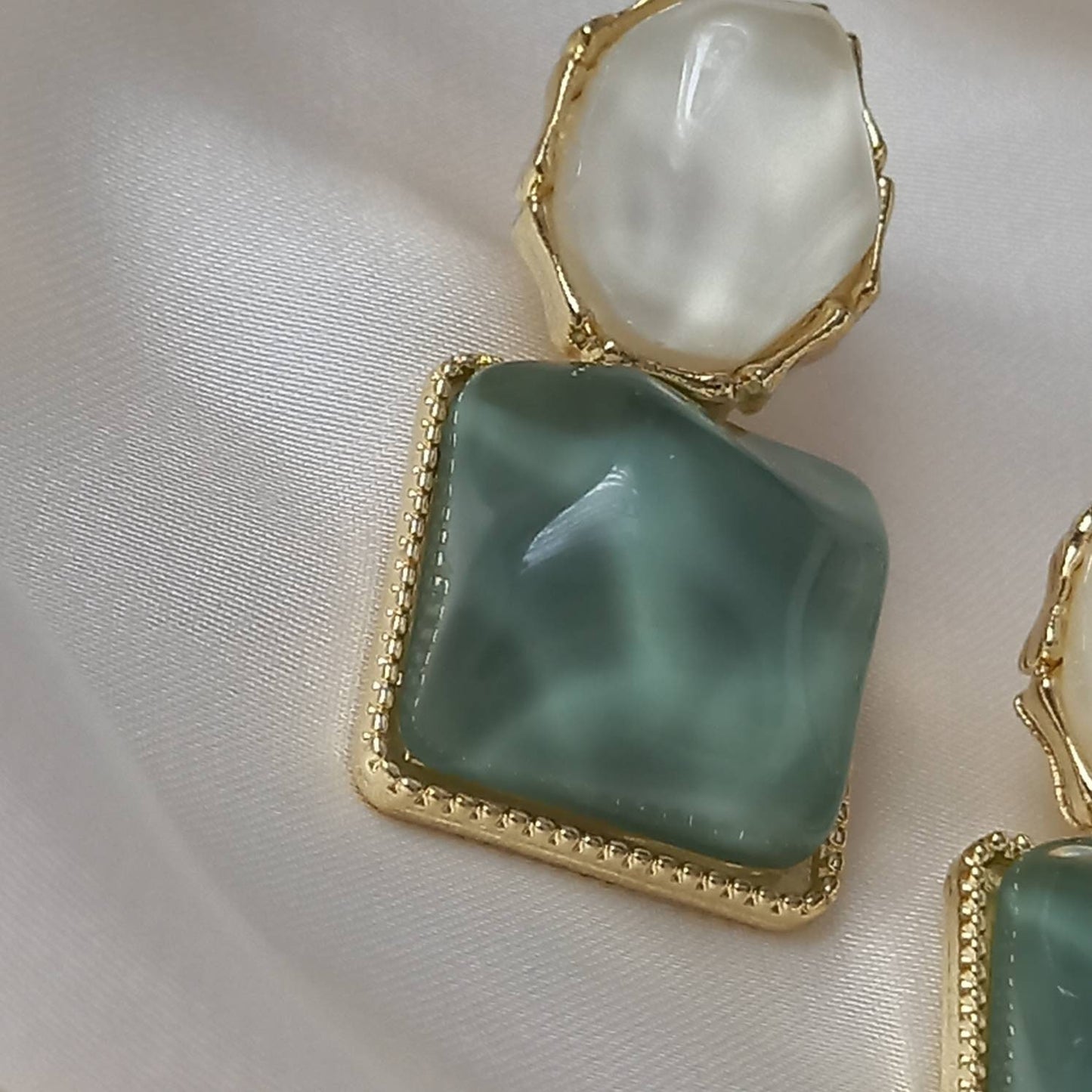 Green and White Resin Drop Earrings -  Hanging Jewellery,Green Earrings,White Earrings,Gold Earrings,Resin Earrings,Chunky Green Earrings
