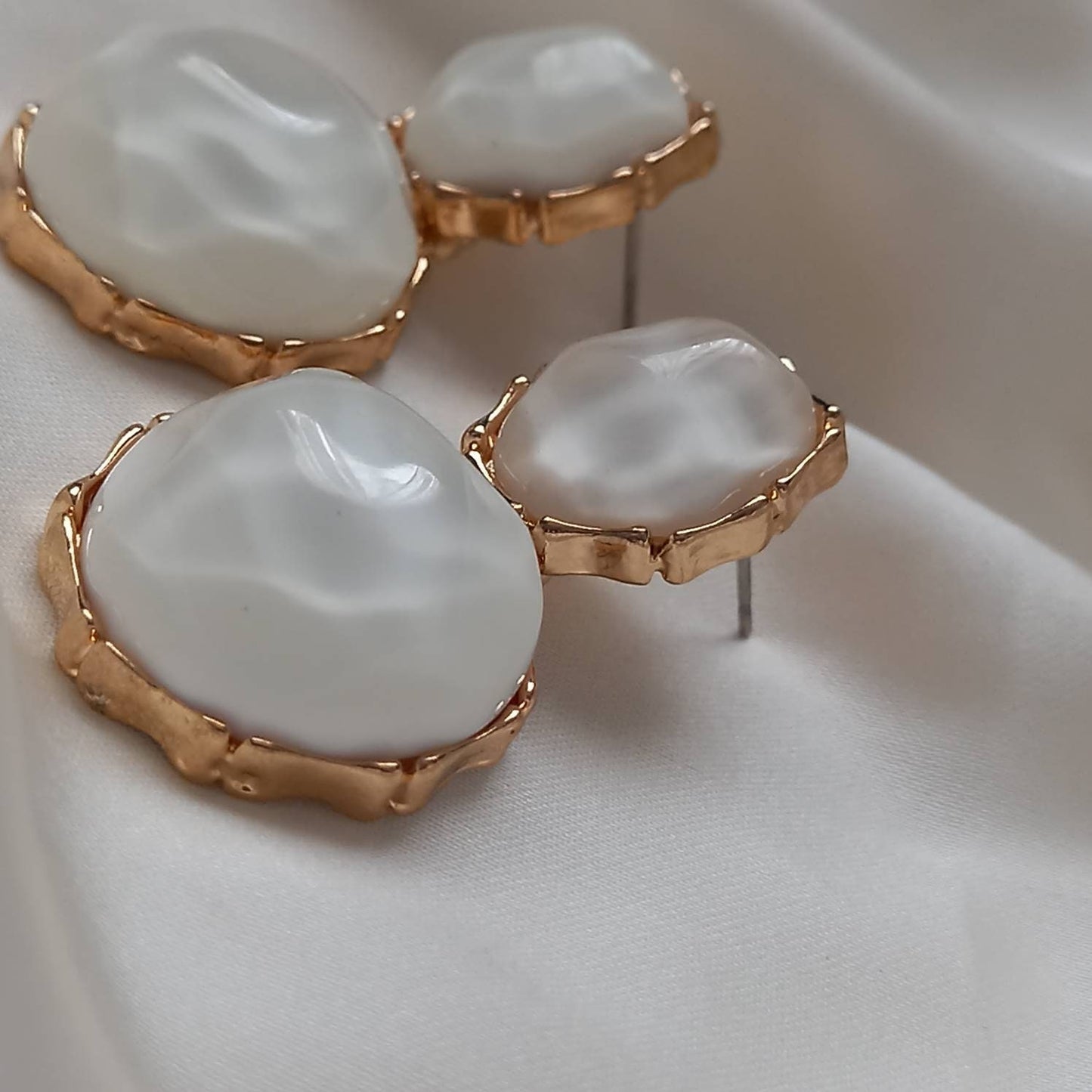 White & Gold Oval Resin Drop Earrings - White Earrings,White Jewellery,Gold Earrings,Resin Earrings,Chunky Earrings,White Oval Earrings
