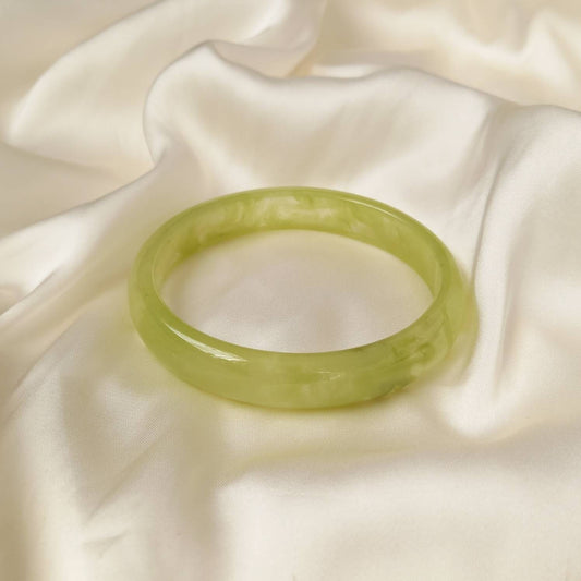Chunky Green Resin Bracelet - Chunky Bracelet, Resin Bracelet, Lime Green Bracelet, Thick Bracelet, Chunky jewellery, Resin Jewellery