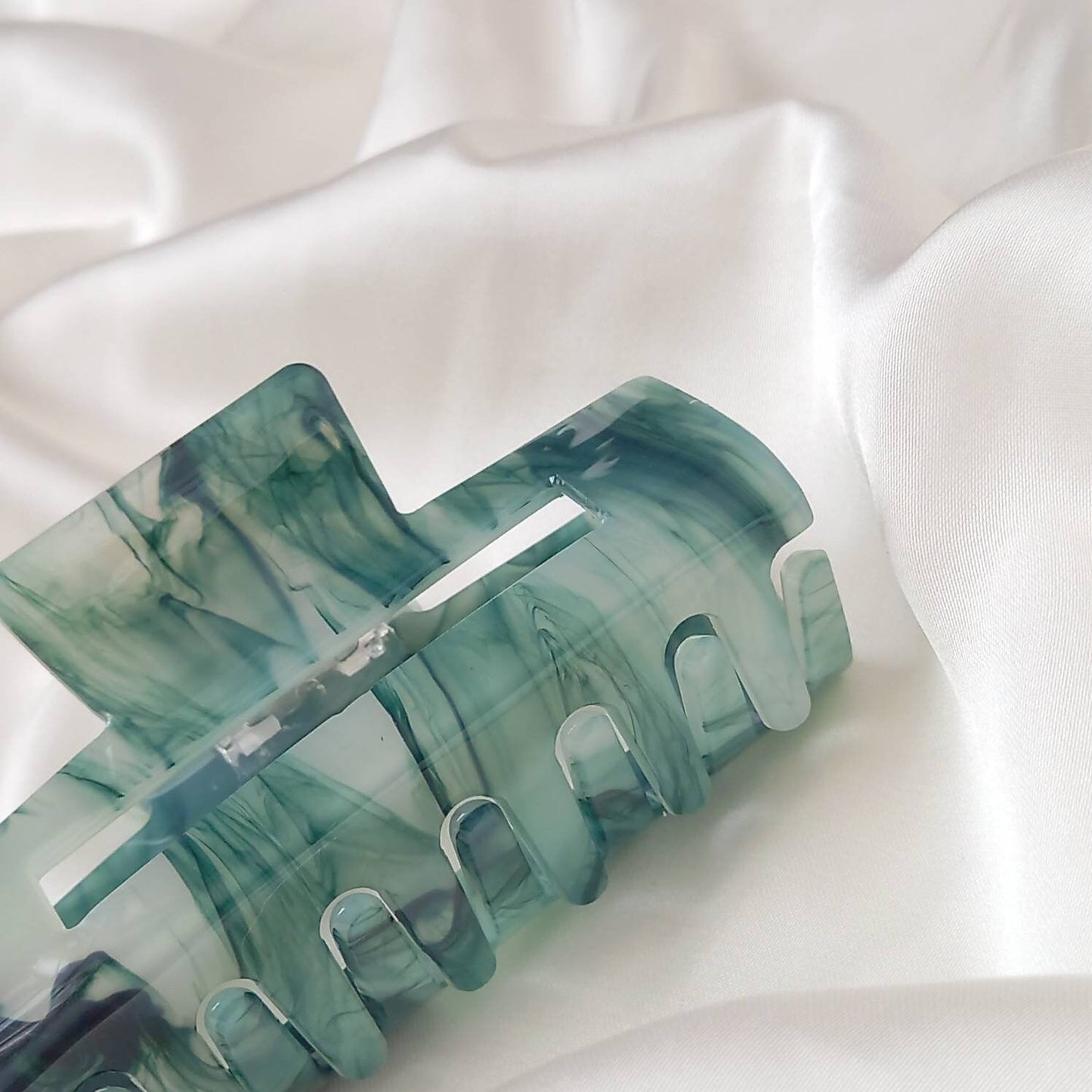 Green Hair Clamp- Hair Clip, Green Hair Accessories, Green Hair Claw, Minimalistic Hair Clips, Funky Hair Clip, Green Hair Clips In The UK