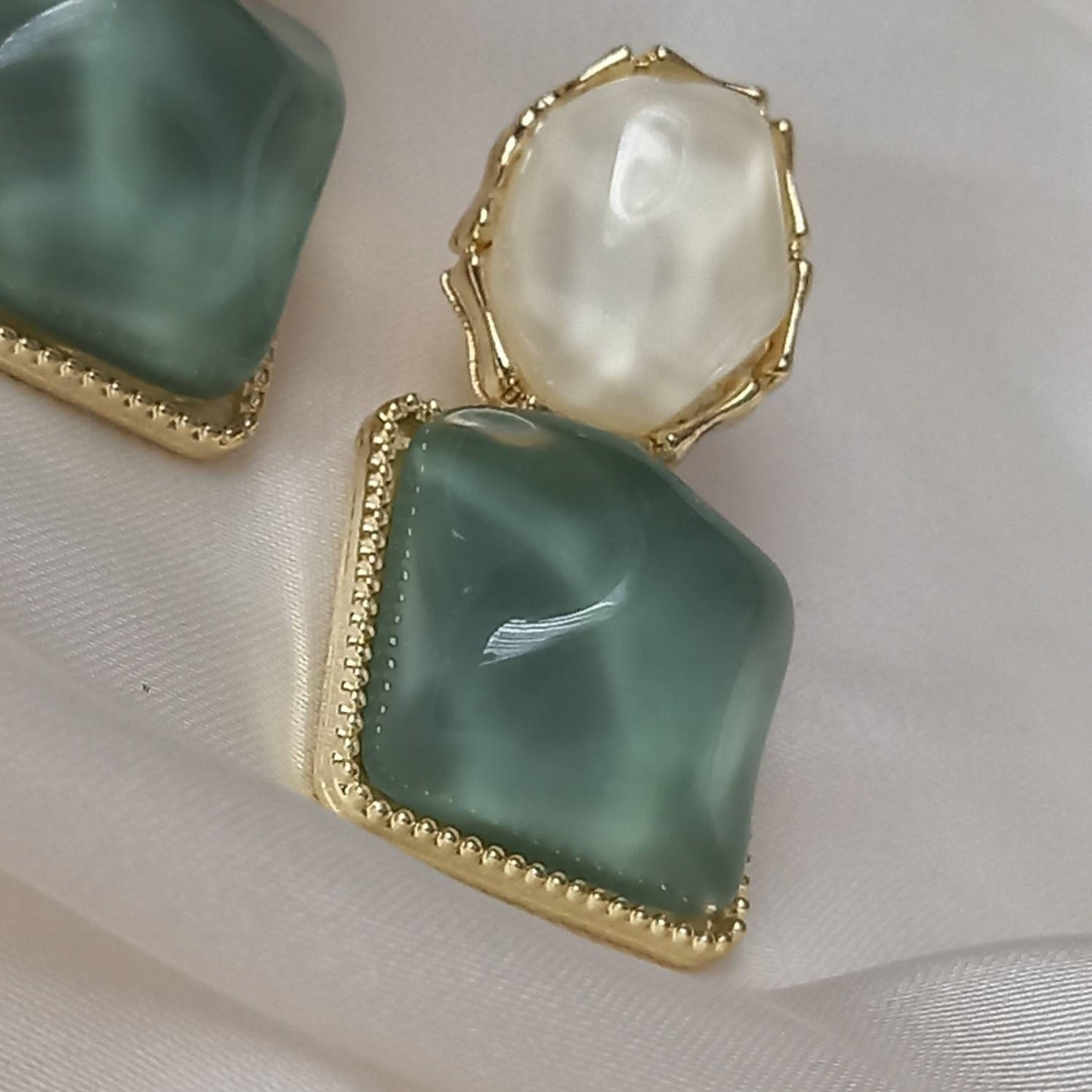 Green and White Resin Drop Earrings -  Hanging Jewellery,Green Earrings,White Earrings,Gold Earrings,Resin Earrings,Chunky Green Earrings