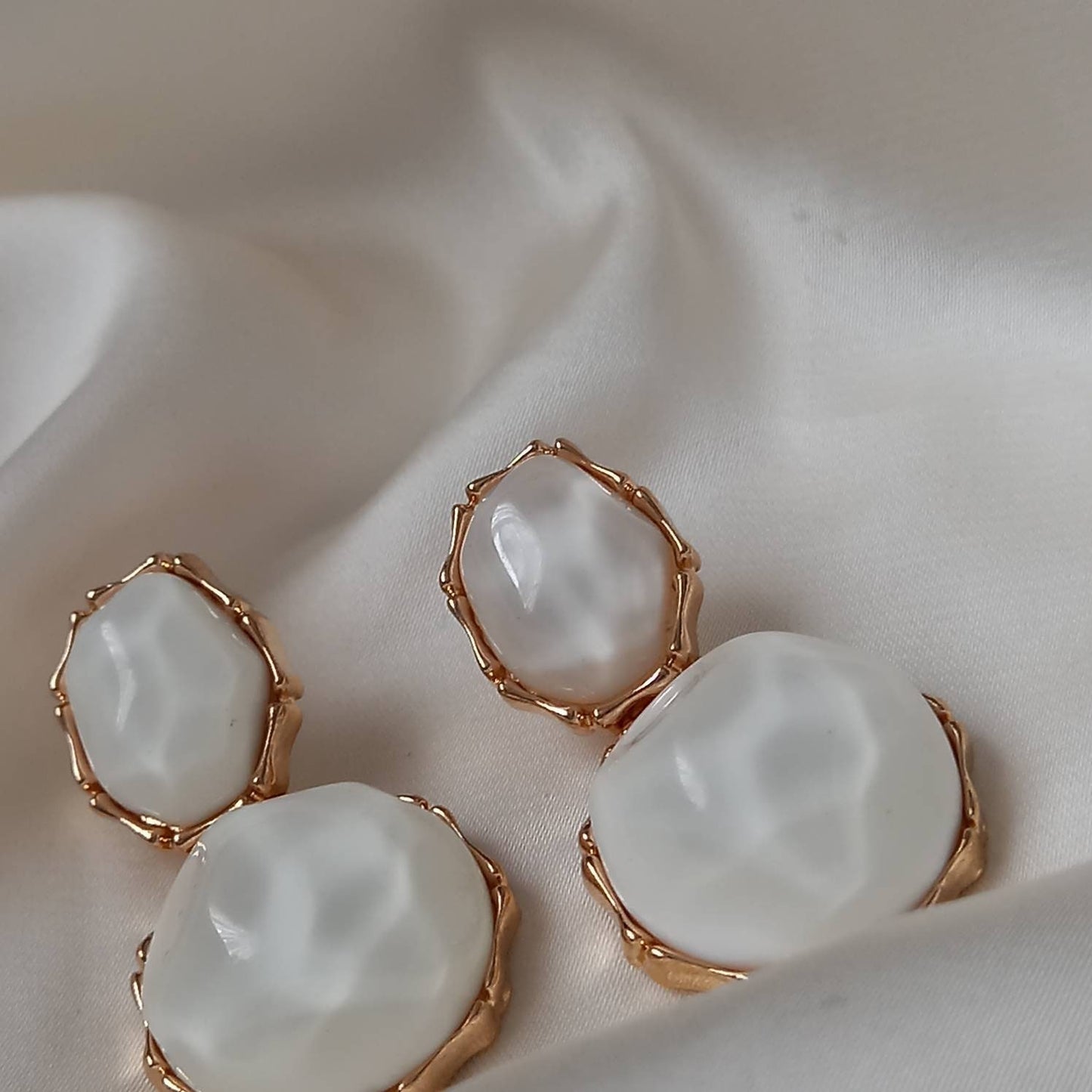White & Gold Oval Resin Drop Earrings - White Earrings,White Jewellery,Gold Earrings,Resin Earrings,Chunky Earrings,White Oval Earrings