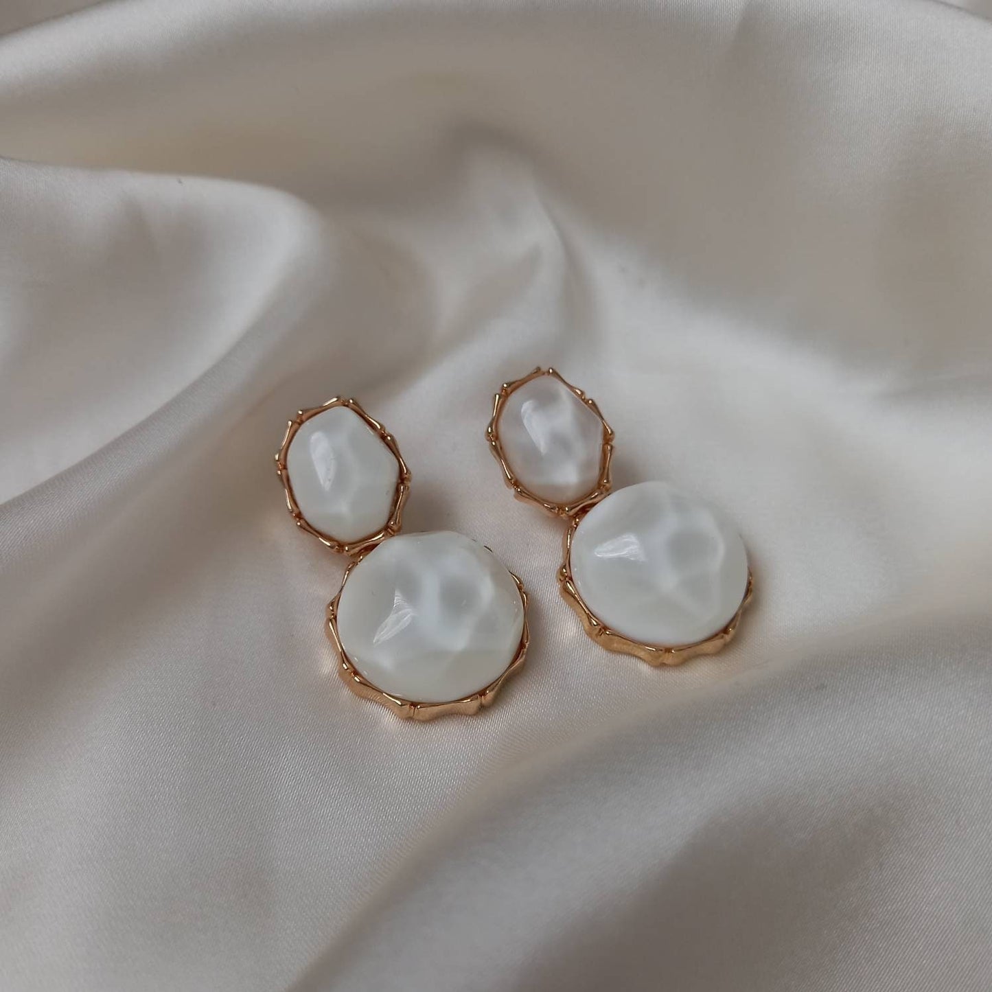 White & Gold Oval Resin Drop Earrings - White Earrings,White Jewellery,Gold Earrings,Resin Earrings,Chunky Earrings,White Oval Earrings