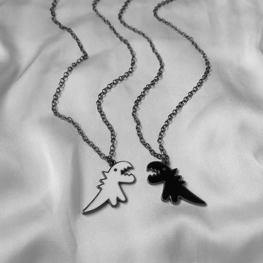 2 Piece Dinosaur Friendship Necklace Set - Bestie Necklace,Matching Necklaces,2 Best Friends Necklace,Novelty Friendship Necklace Set,Gift