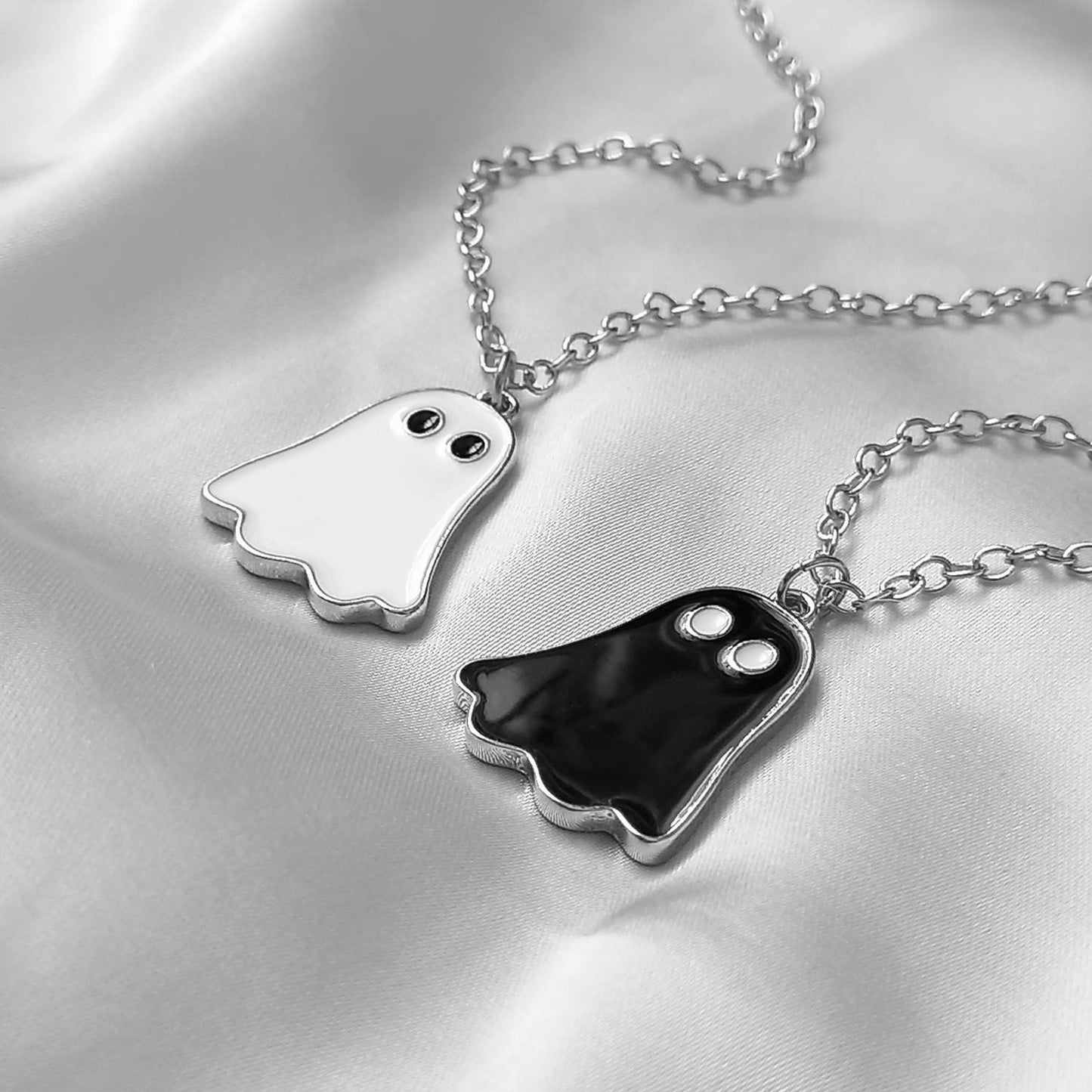 2 Piece Ghost Friendship Necklace Set - Bestie Necklace,Matching Necklaces,2 Best Friends Necklace,Novelty Friendship Necklace Set,Gift
