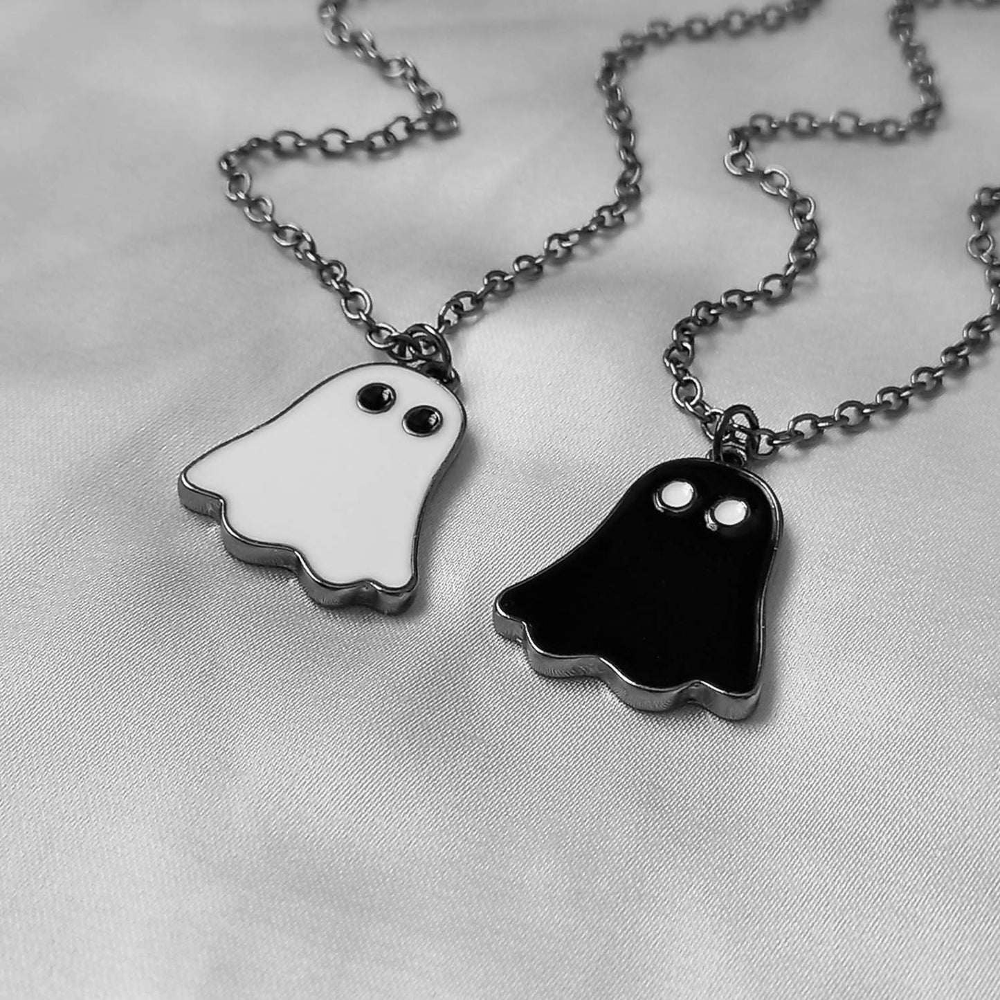 2 Piece Ghost Friendship Necklace Set - Bestie Necklace,Matching Necklaces,2 Best Friends Necklace,Novelty Friendship Necklace Set,Gift