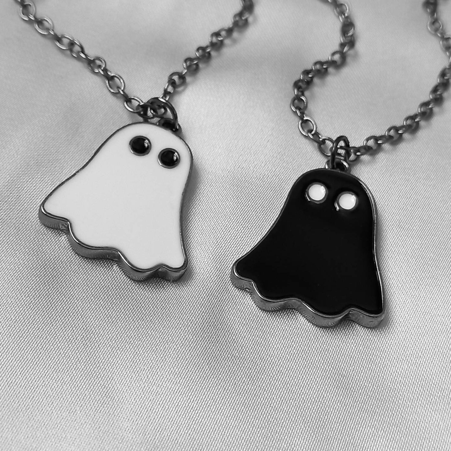 2 Piece Ghost Friendship Necklace Set - Bestie Necklace,Matching Necklaces,2 Best Friends Necklace,Novelty Friendship Necklace Set,Gift
