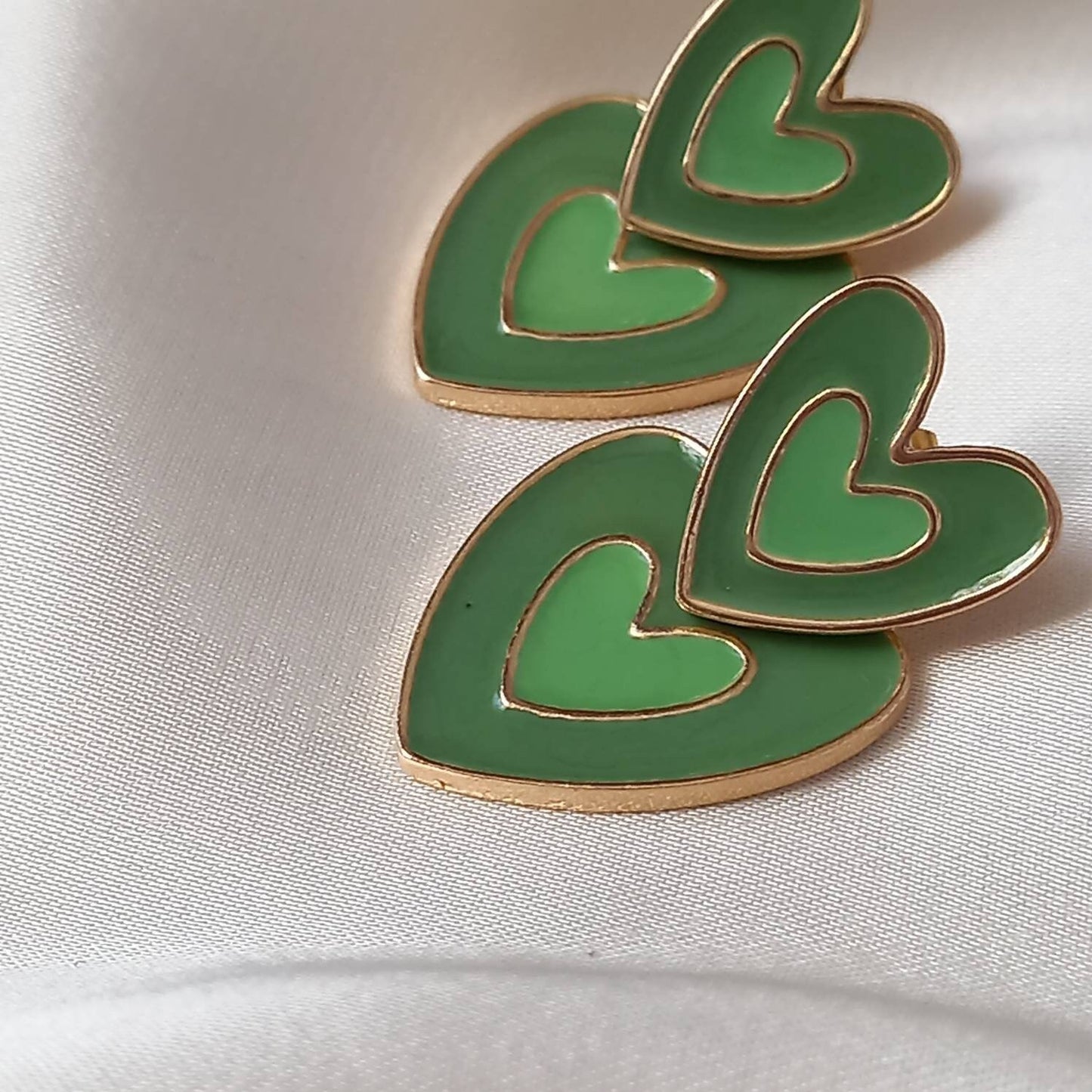 Green & Gold Retro Heart Drop Earrings -  70's Style Earrings, Vintage Style, Hanging Jewellery,Accessories,Green Jewellery,Gold Earrings