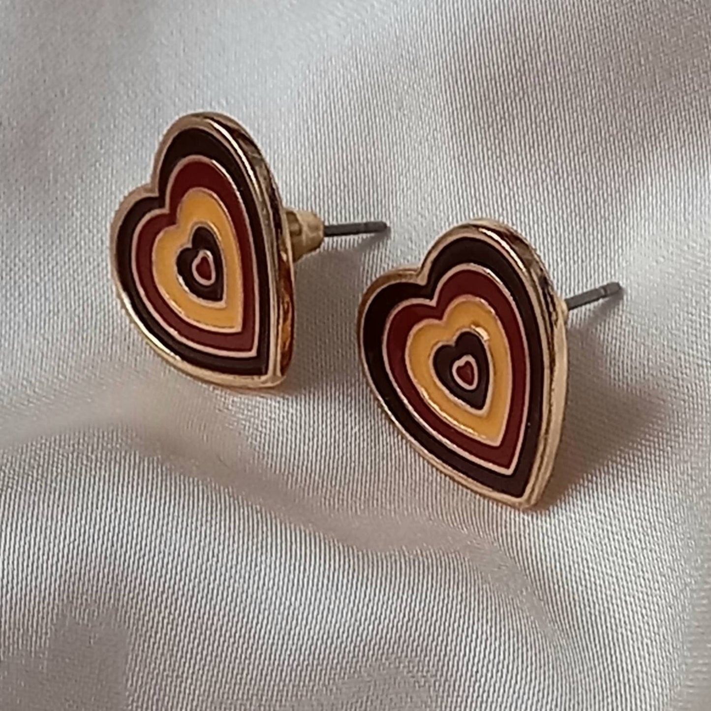 Brown & Gold Retro Heart Stud Earrings -  Brown 70's Style Earrings,Vintage Style,Brown Jewellery,Gold Earrings,Gold Heart Stud Earrings
