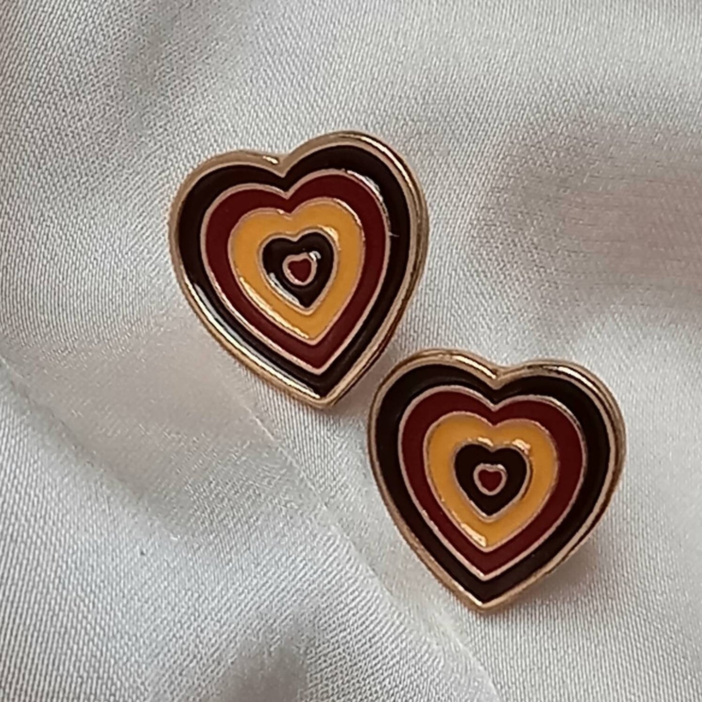 Brown & Gold Retro Heart Stud Earrings -  Brown 70's Style Earrings,Vintage Style,Brown Jewellery,Gold Earrings,Gold Heart Stud Earrings