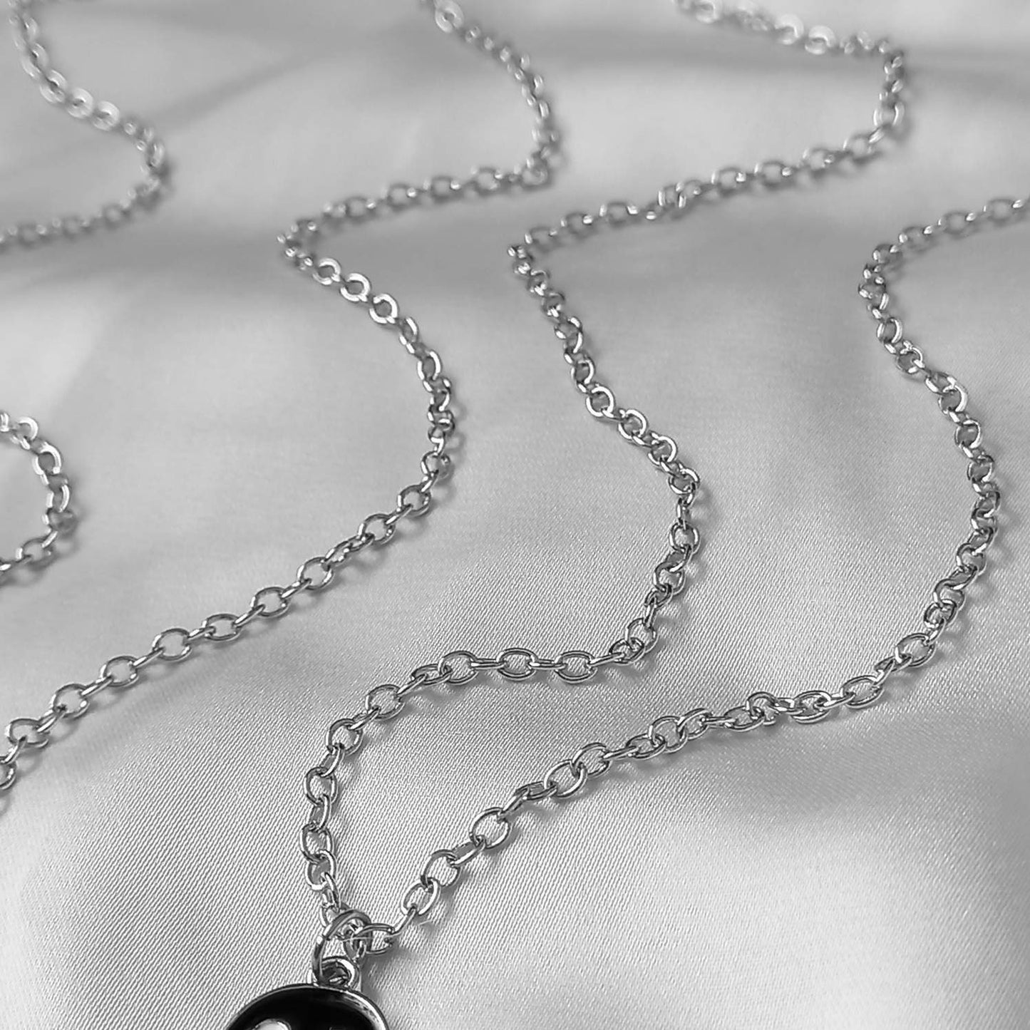 2 Piece Ghost Friendship Necklace Set - Bestie Necklace,Matching Necklaces,2 Best Friends Necklace,Novelty Friendship Necklace Set,Gift