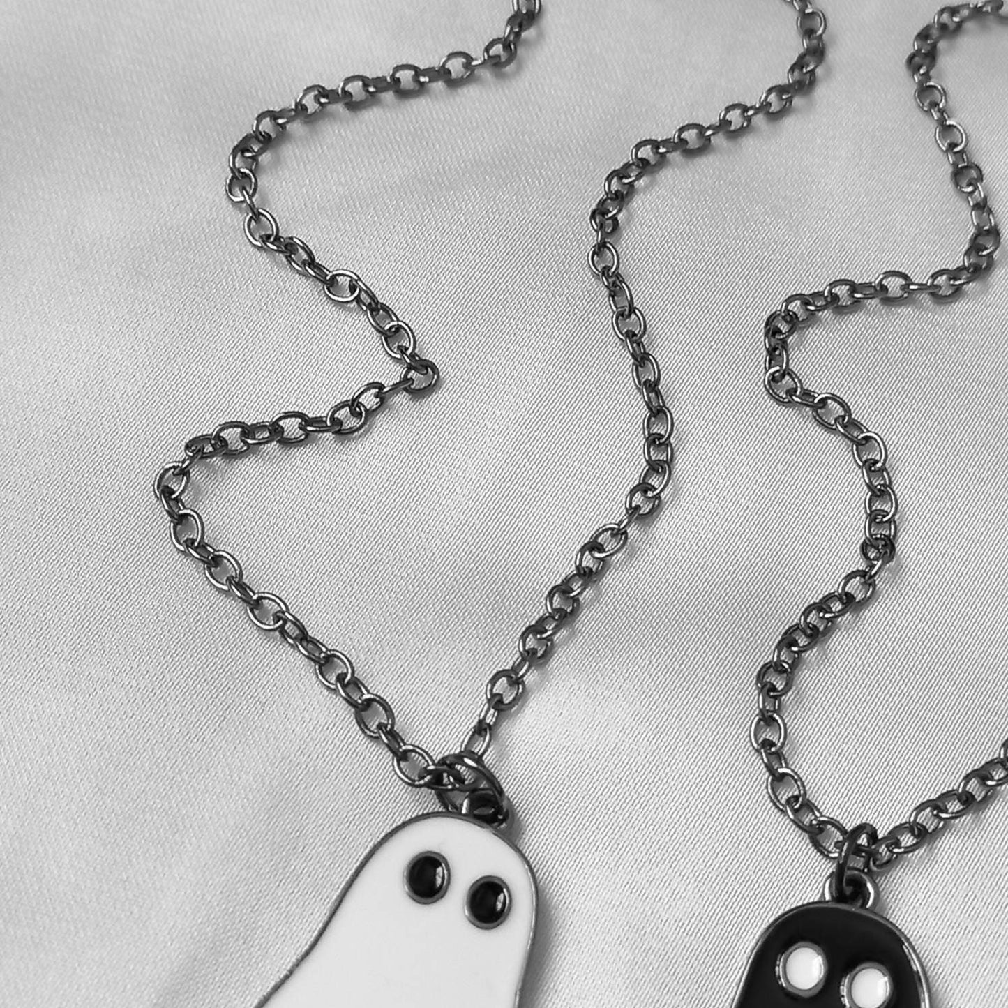 2 Piece Ghost Friendship Necklace Set - Bestie Necklace,Matching Necklaces,2 Best Friends Necklace,Novelty Friendship Necklace Set,Gift