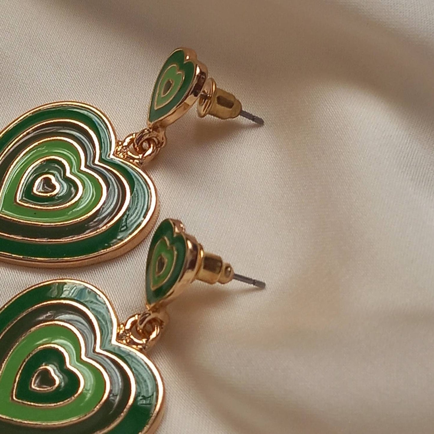 Green & Gold Retro Heart Drop Earrings -  70's Style Earrings, Vintage Style, Hanging Jewellery,Accessories,Green Jewellery,Gold Earrings