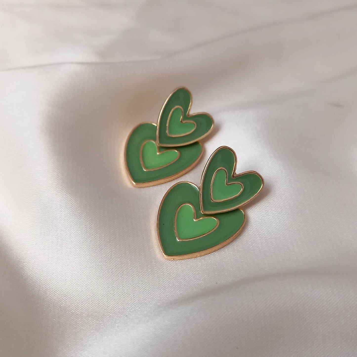 Green & Gold Retro Heart Drop Earrings -  70's Style Earrings, Vintage Style, Hanging Jewellery,Accessories,Green Jewellery,Gold Earrings