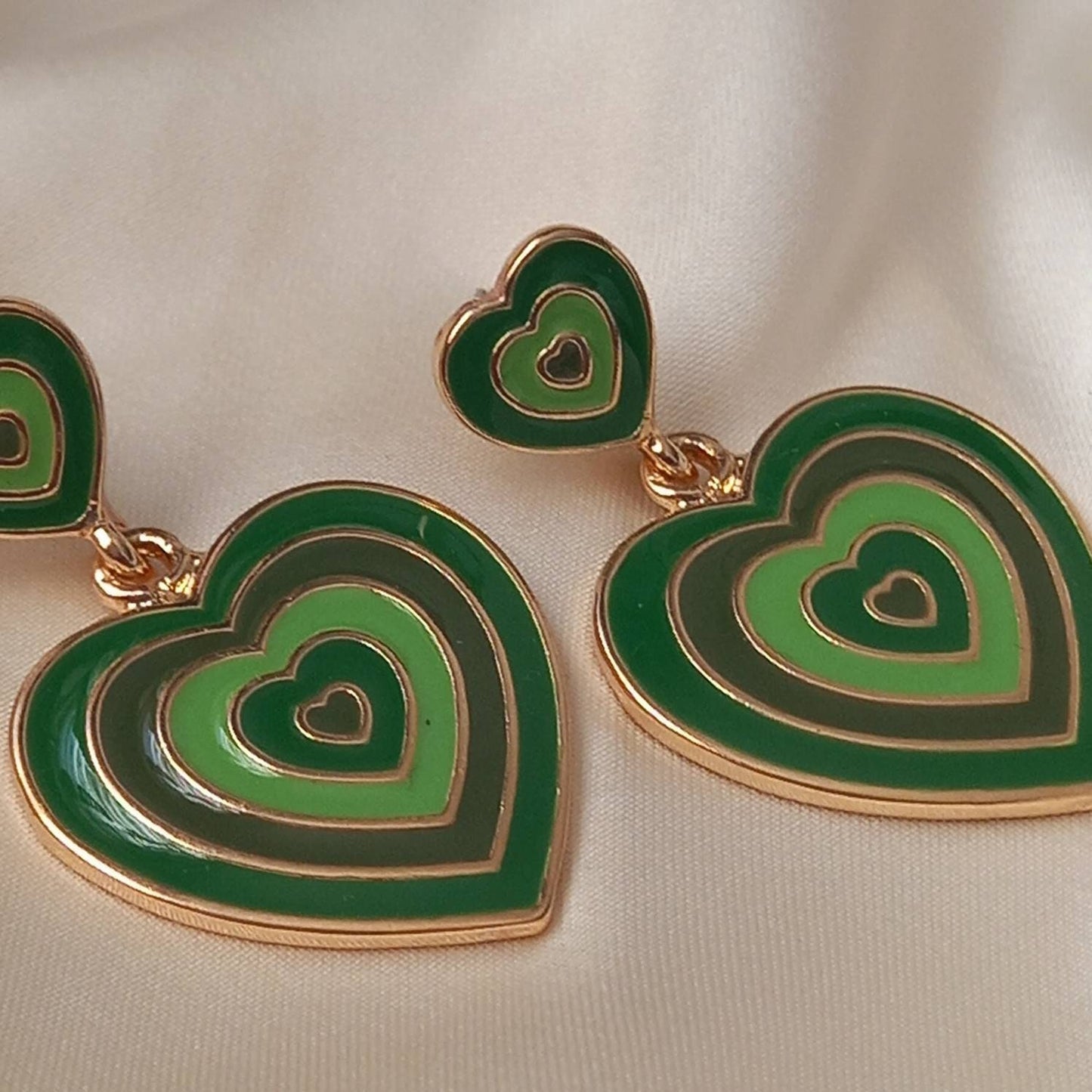 Green & Gold Retro Heart Drop Earrings -  70's Style Earrings, Vintage Style, Hanging Jewellery,Accessories,Green Jewellery,Gold Earrings
