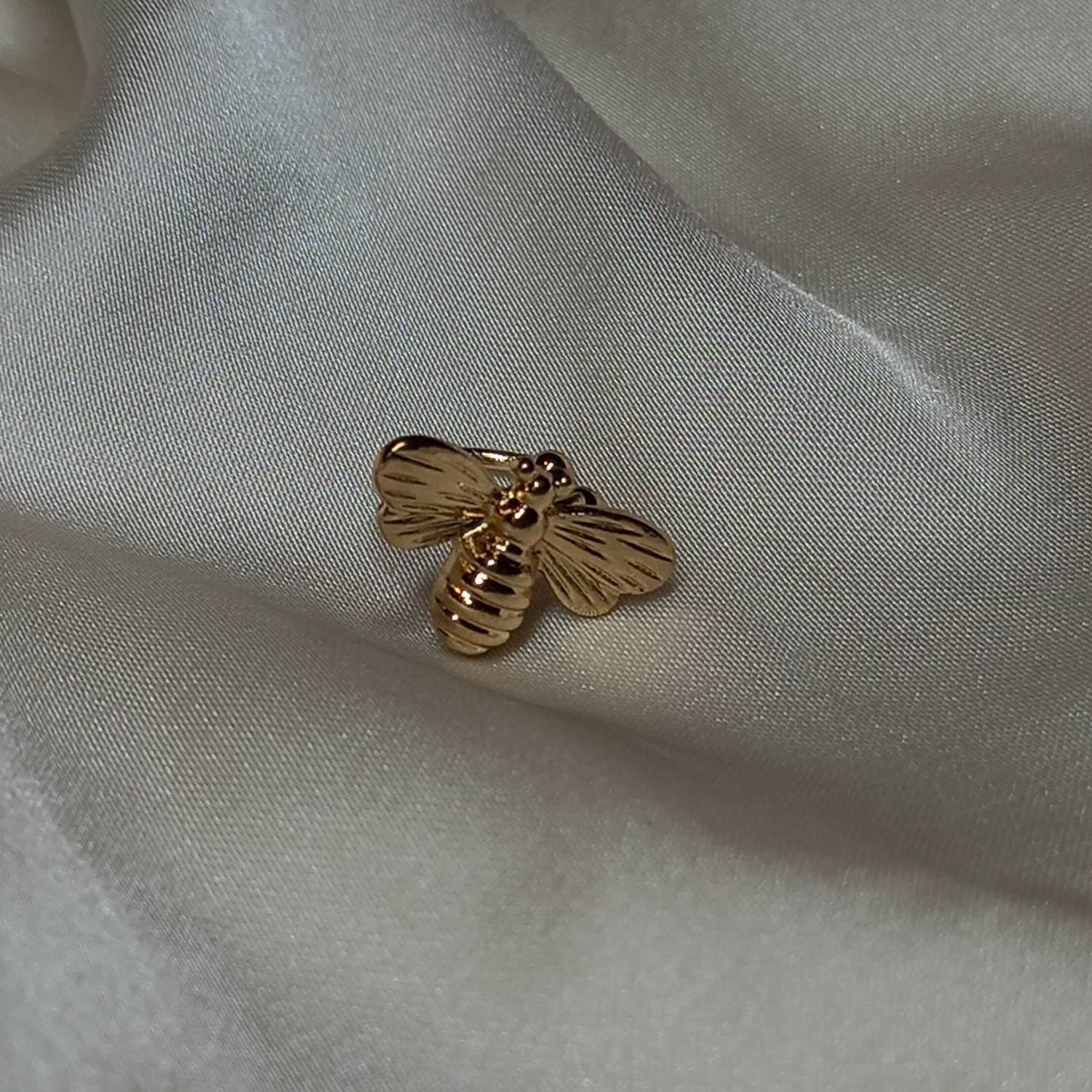 Gold Bumble Bee Ear Cuff - Gold Jewellery, Ear Accessories In The UK, Gold Bee Jewelley, Gold Ear Cuff, Insect Jewellery No Piercing Earring
