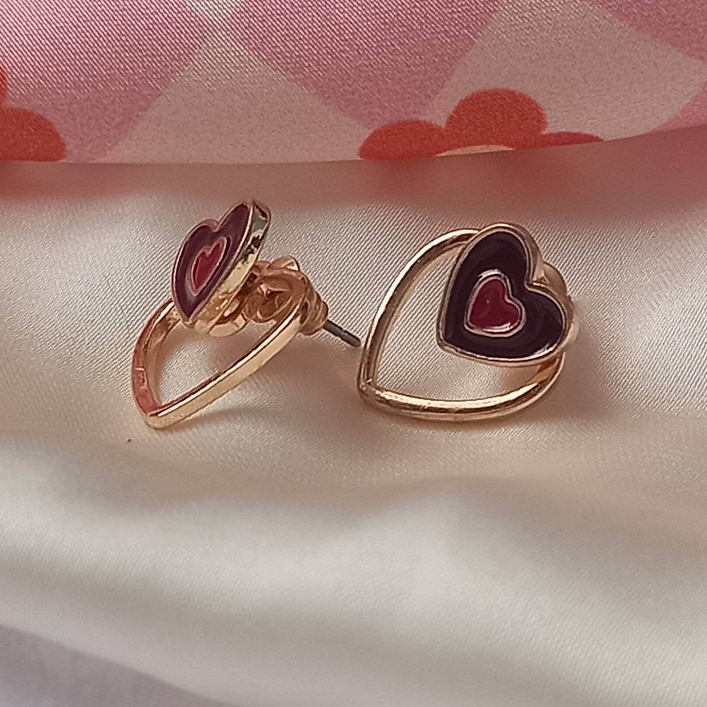 Brown & Gold Retro Heart Stud Earrings -  Brown Heart Earrings, 70's Style Earrings, Vintage Style, Brown Jewellery, Gold Earrings In The Uk