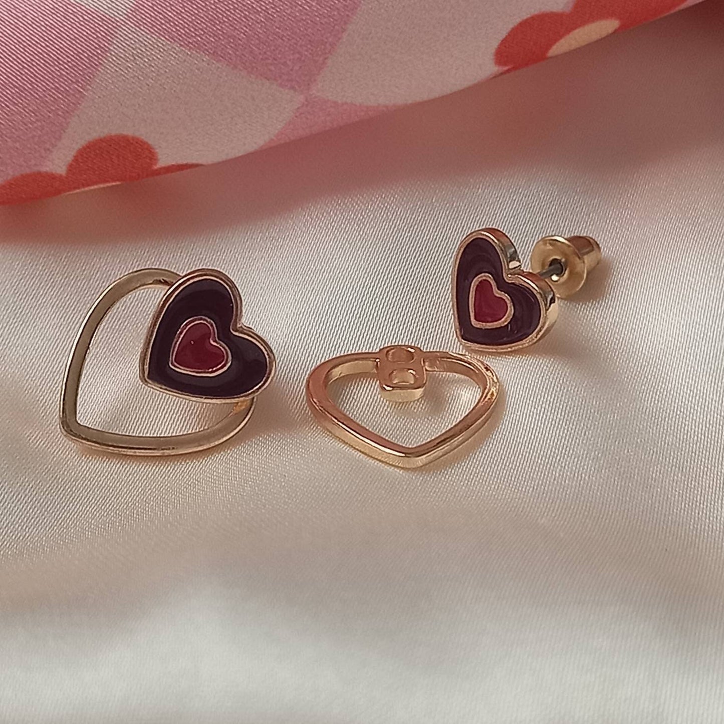 Brown & Gold Retro Heart Stud Earrings -  Brown Heart Earrings, 70's Style Earrings, Vintage Style, Brown Jewellery, Gold Earrings In The Uk