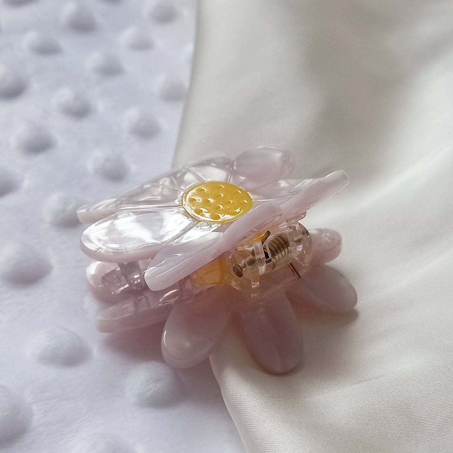 Small Daisy Hair Clamp - Flower Hair Clip,White Hair Accessories,White Hair Claw,Flower Hair Claw,Minimalistic Hair Clips,Daisy Hair Clip