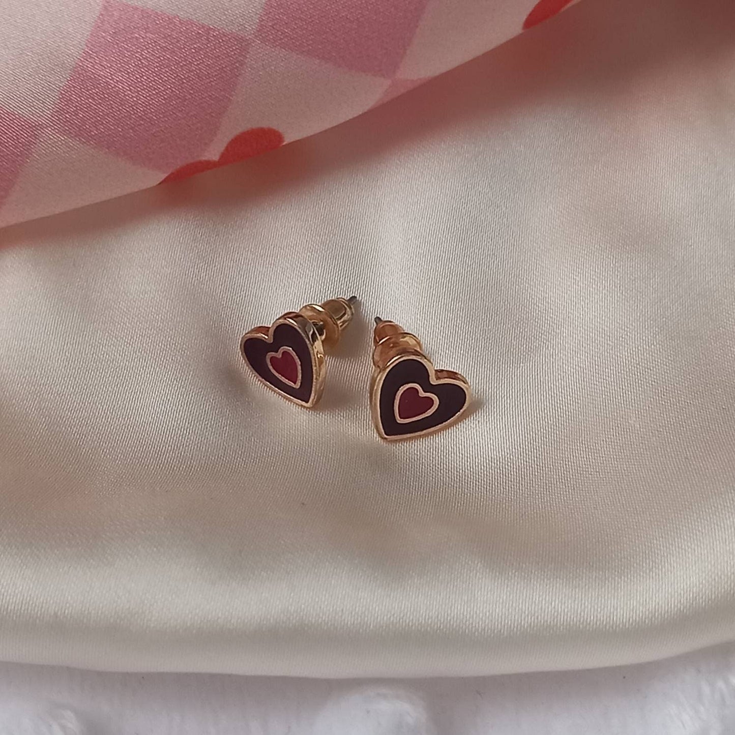 Brown & Gold Retro Heart Stud Earrings -  Brown Heart Earrings, 70's Style Earrings, Vintage Style, Brown Jewellery, Gold Earrings In The Uk
