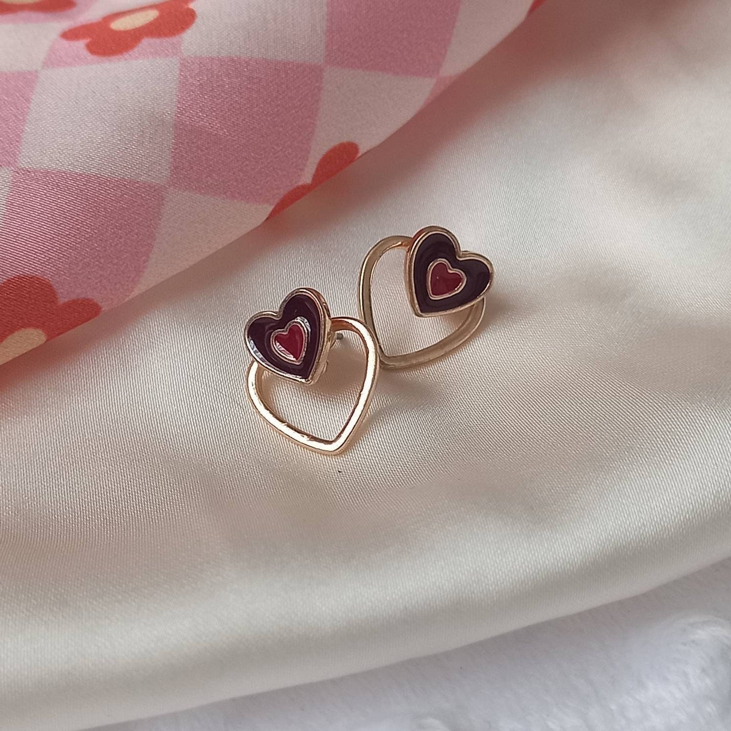 Brown & Gold Retro Heart Stud Earrings -  Brown Heart Earrings, 70's Style Earrings, Vintage Style, Brown Jewellery, Gold Earrings In The Uk