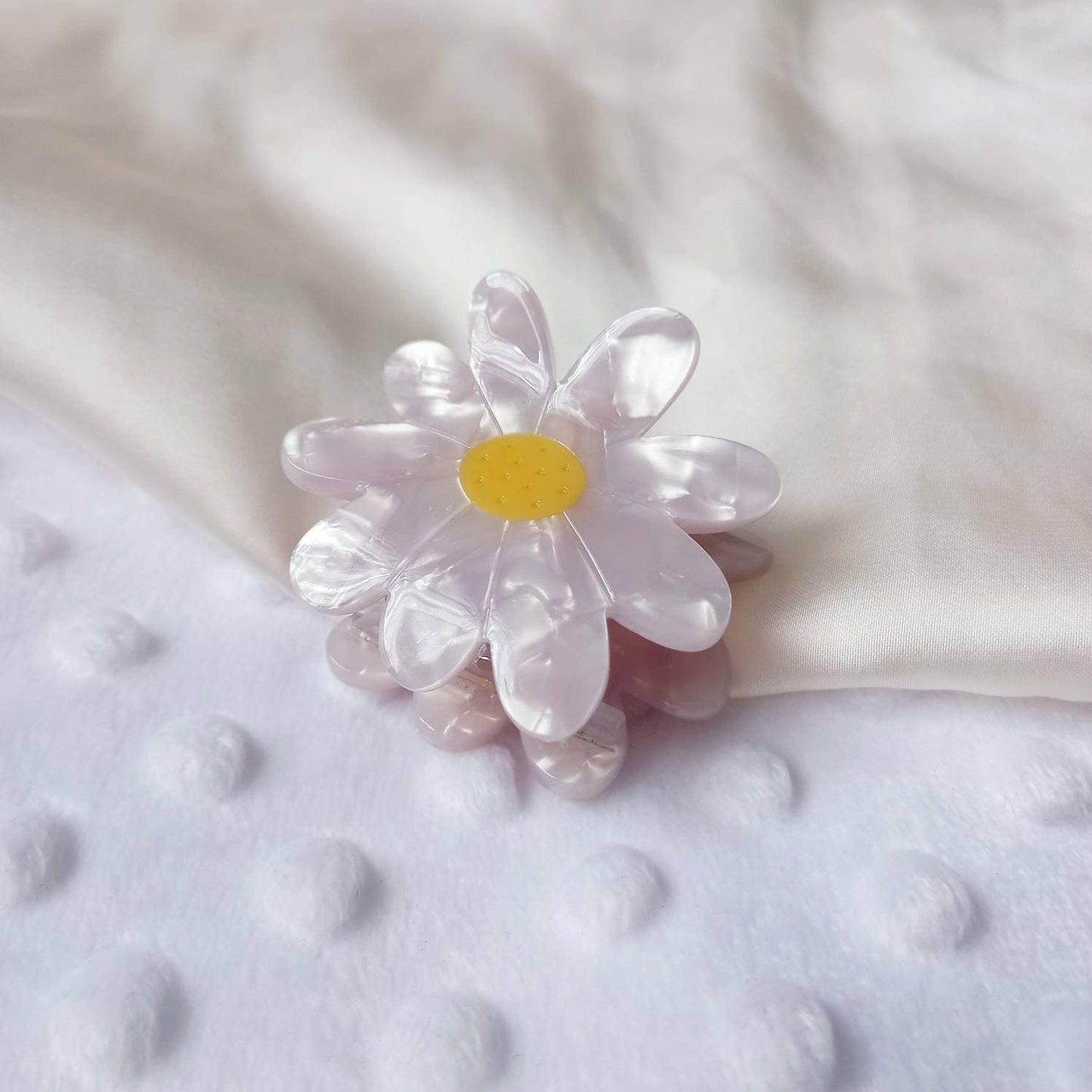 Small Daisy Hair Clamp - Flower Hair Clip,White Hair Accessories,White Hair Claw,Flower Hair Claw,Minimalistic Hair Clips,Daisy Hair Clip
