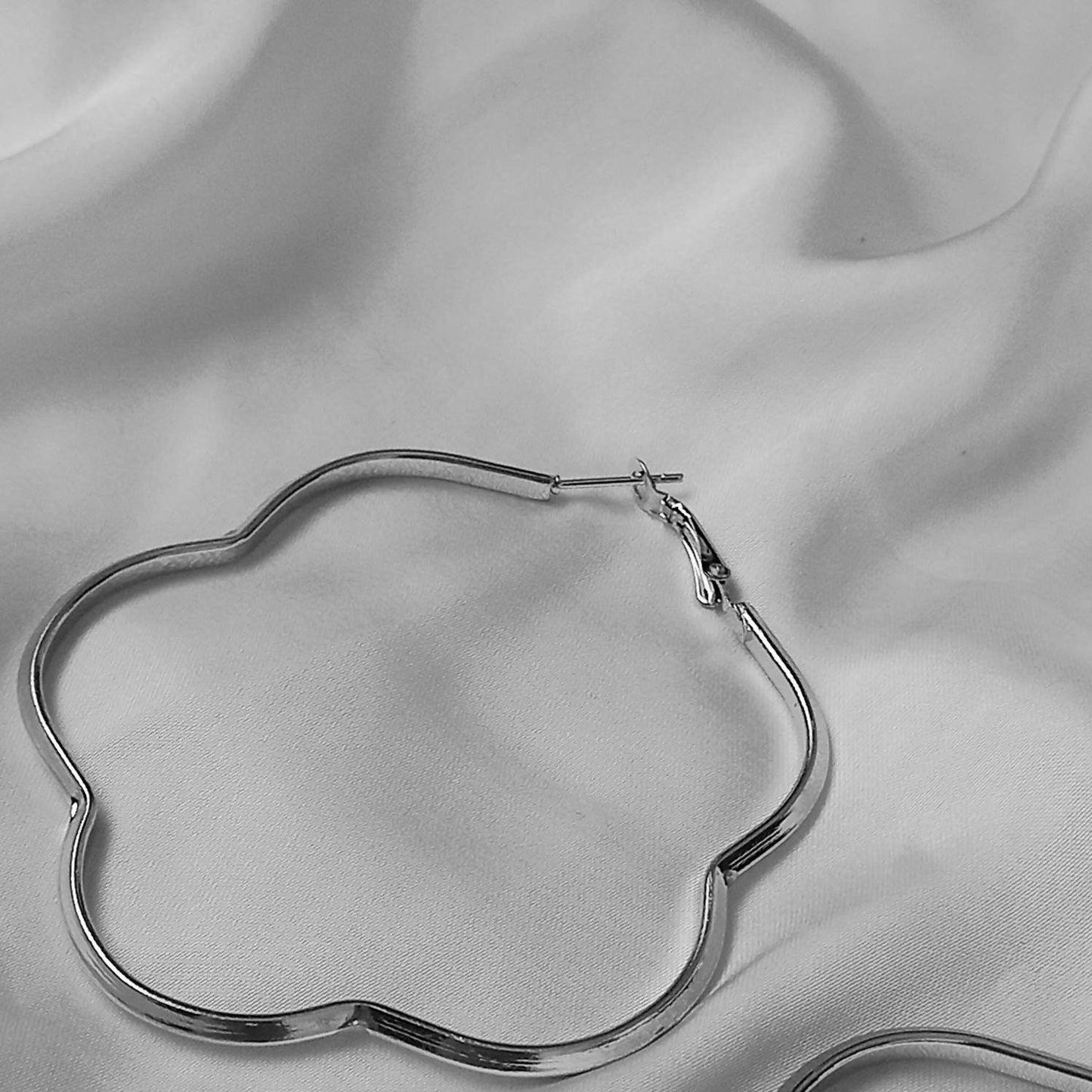 Silver Retro Flower Hoop Earrings -  70's Style Earrings, Large Silver Hoops, Vintage Style Earrings, Silver Jewellery, Silver Earrings