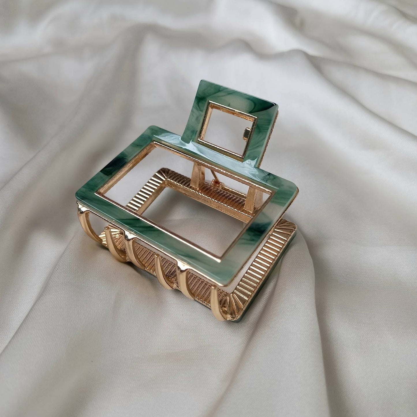 Small Green Hair Clamp- Hair Clip, Green Hair Accessories, Green Hair Claw, Minimalistic Hair Clips, Funky Hair Clip, Hair Clips In The UK