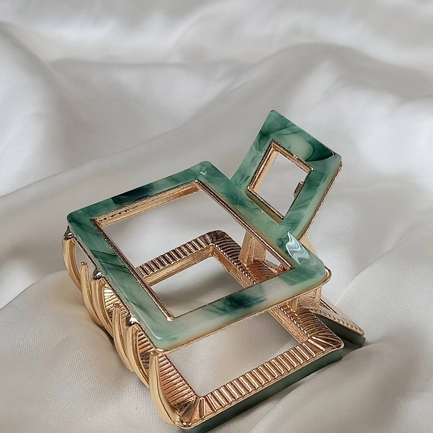 Small Green Hair Clamp- Hair Clip, Green Hair Accessories, Green Hair Claw, Minimalistic Hair Clips, Funky Hair Clip, Hair Clips In The UK