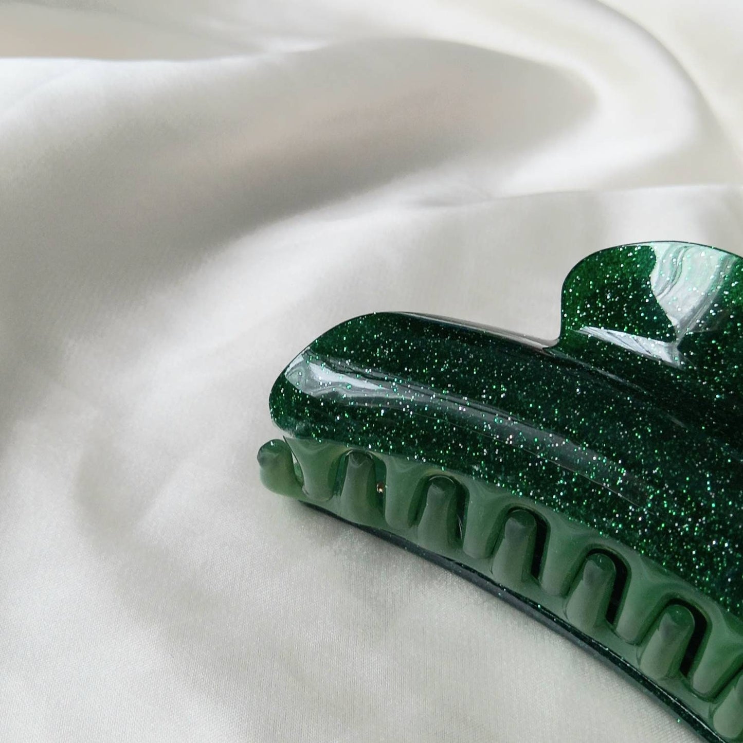 Green Glitter Hair Clamp- Hair Clip, Green Hair Accessories, Green Hair Claw, Minimalistic Hair Clips, Funky Hair Clip, Hair Clips In The UK