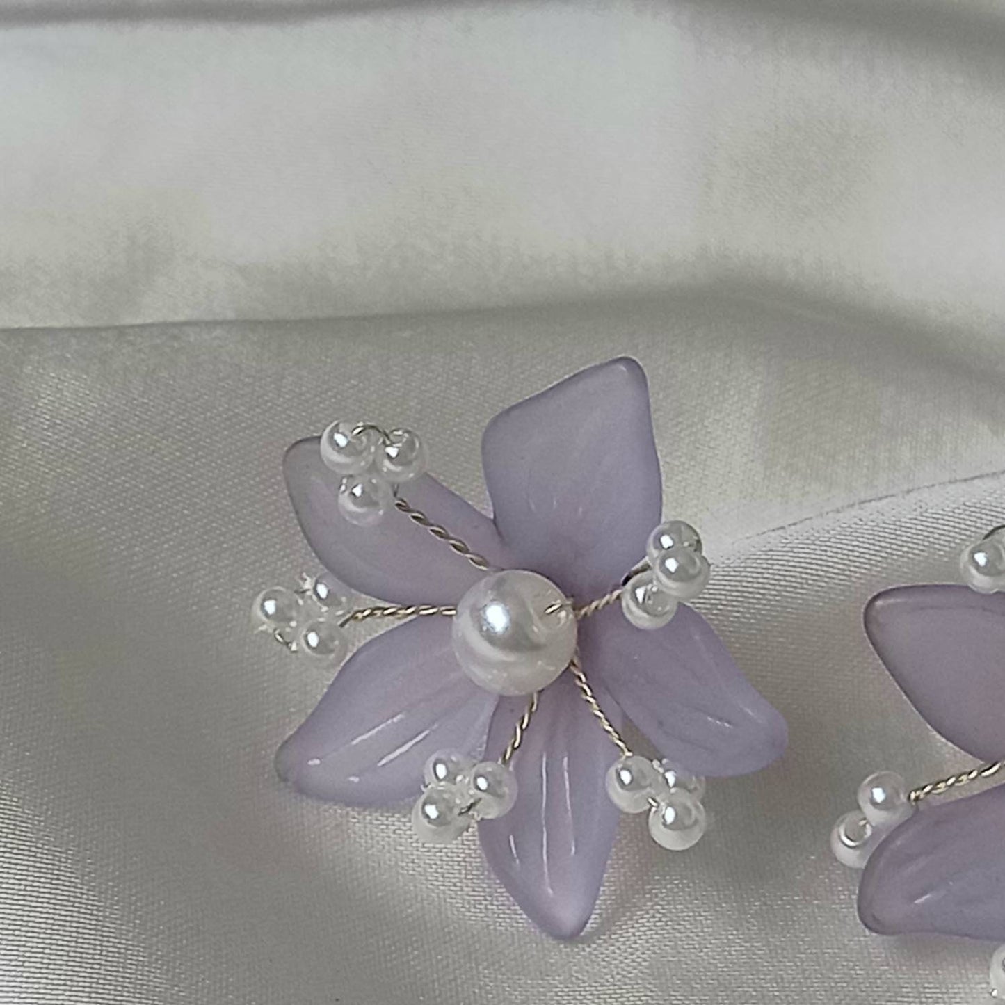 Purple Flower Stud Earrings - Flower Earrings,Flower Jewlellery,Vintage Style Earrings,White Flower Earrings, Pearl Earrings,Purple Earrings