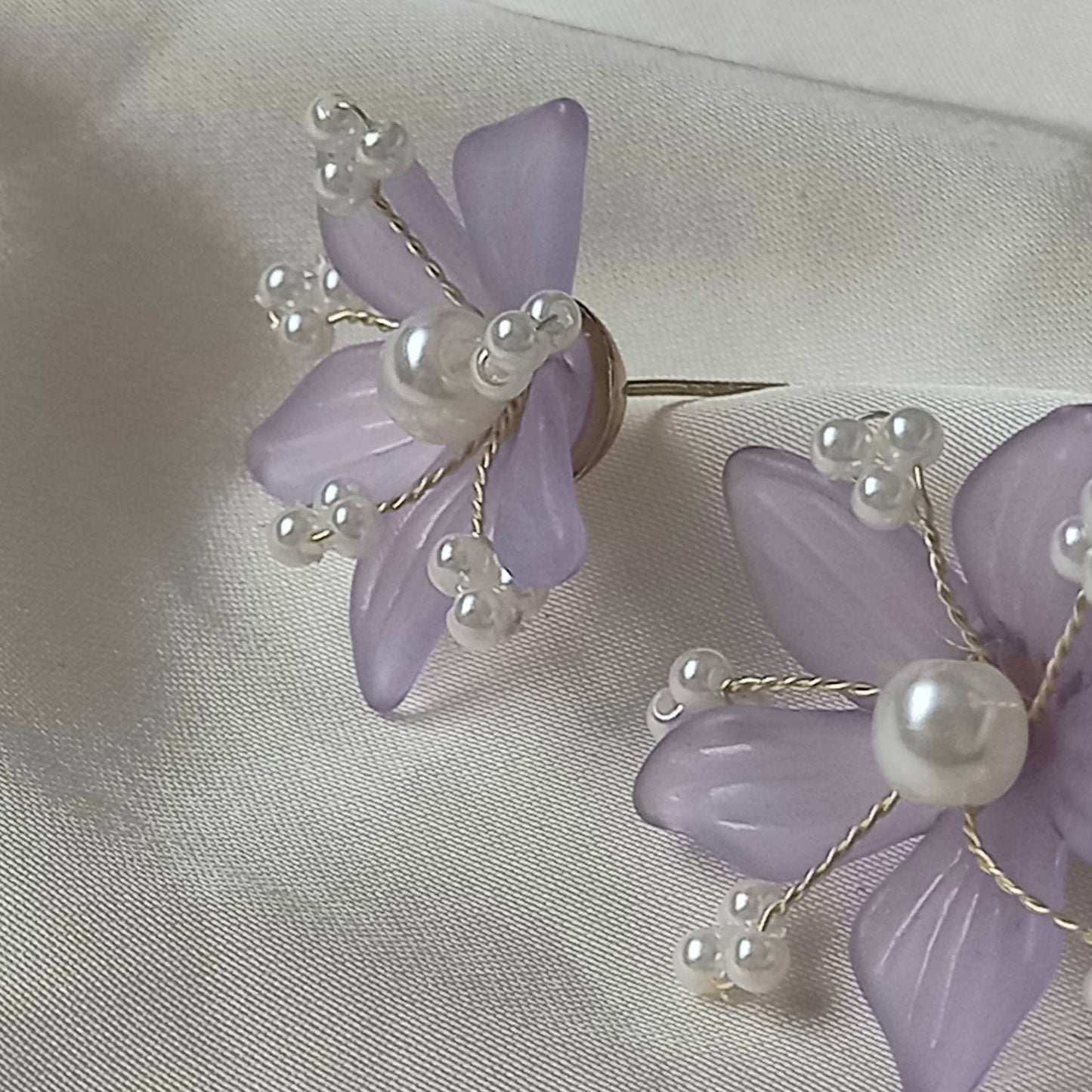Purple Flower Stud Earrings - Flower Earrings,Flower Jewlellery,Vintage Style Earrings,White Flower Earrings, Pearl Earrings,Purple Earrings