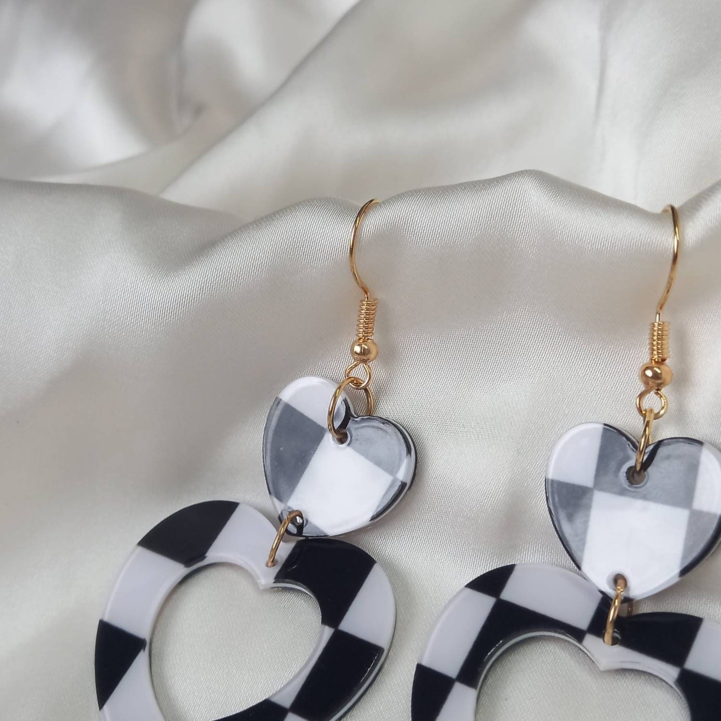 Black & White Retro Heart Drop Earrings -  Black Heart Earrings In The UK,70's Style Earrings,Vintage Style,Checkered Jewellery,Gold