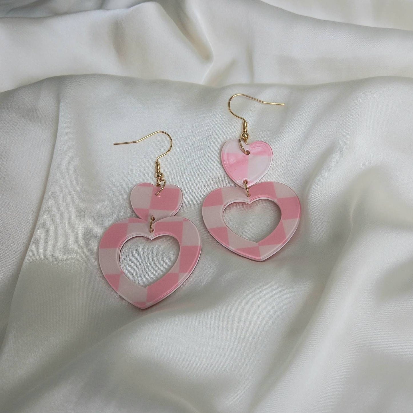 Pink & White Retro Heart Drop Earrings -  Pink Heart Earrings In The UK,70's Style Earrings,Vintage Style,Pink Checkered Jewellery,Gold