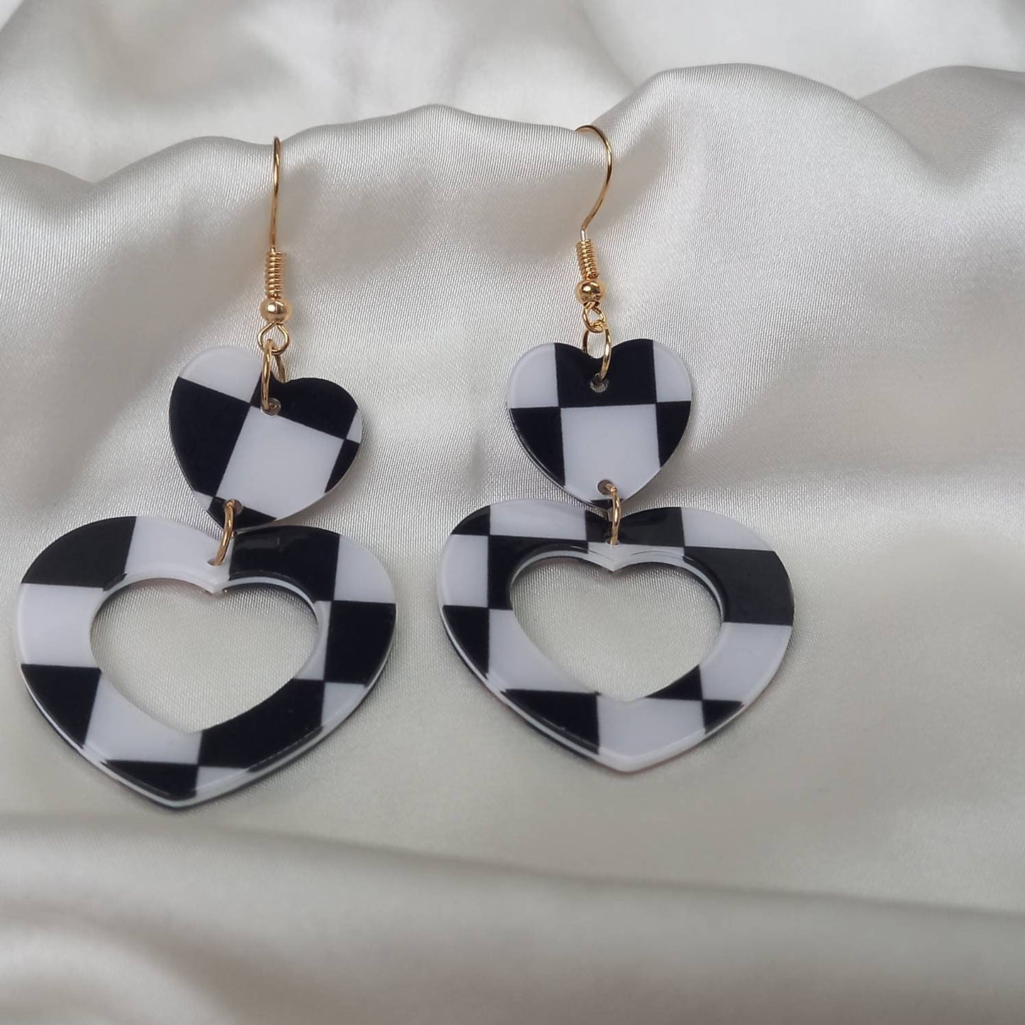 Black & White Retro Heart Drop Earrings -  Black Heart Earrings In The UK,70's Style Earrings,Vintage Style,Checkered Jewellery,Gold