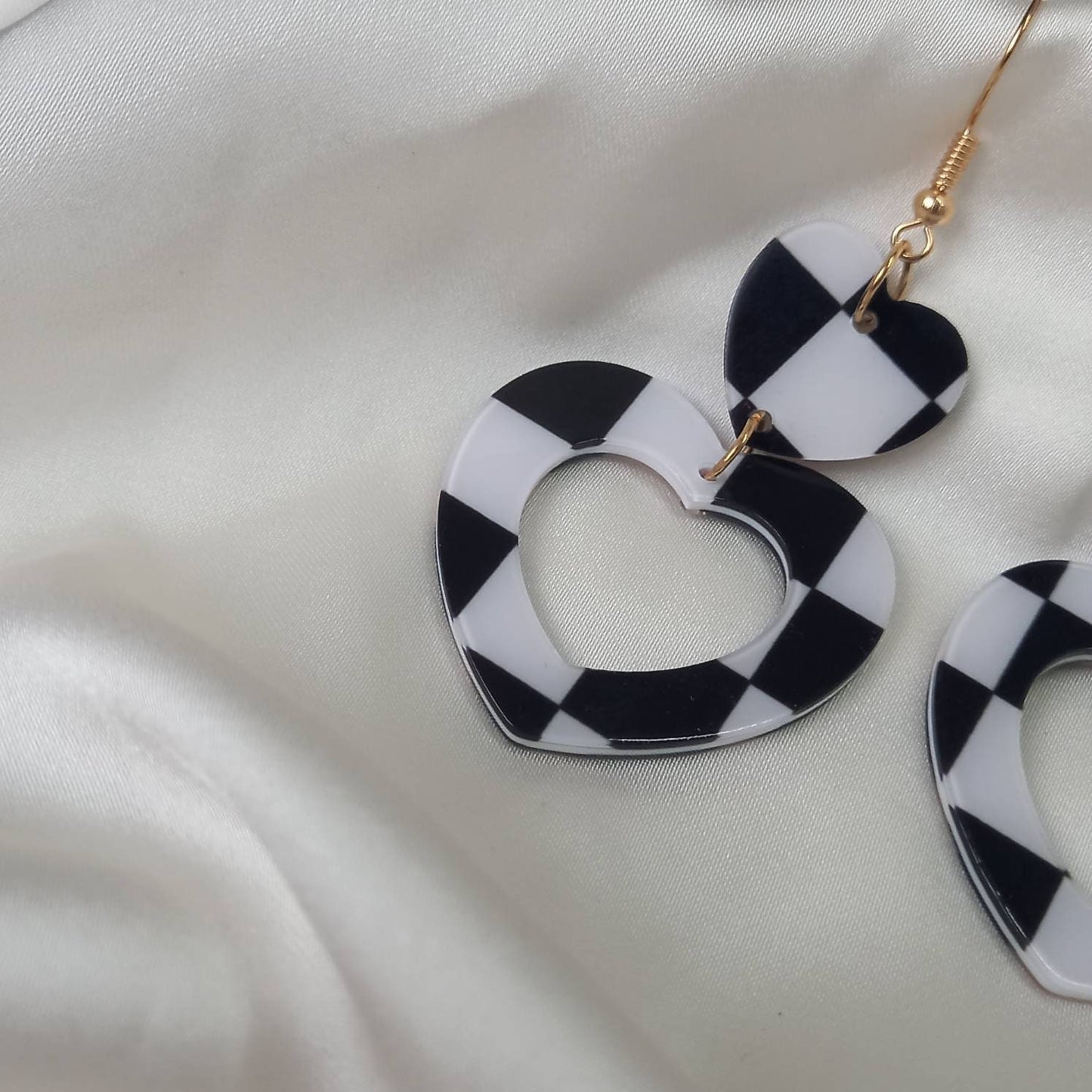 Black & White Retro Heart Drop Earrings -  Black Heart Earrings In The UK,70's Style Earrings,Vintage Style,Checkered Jewellery,Gold