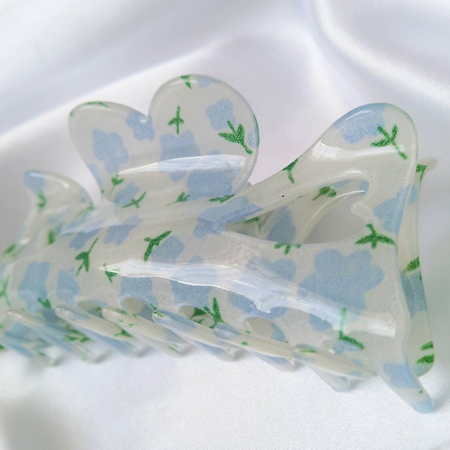 Large Blue Flower Hair Claw - Blue Hair Clip,Blue Hair Accessories,Blue Hair Claw,Flower Hair Clips,Funky Hair Clip,Hair Clips In The UK