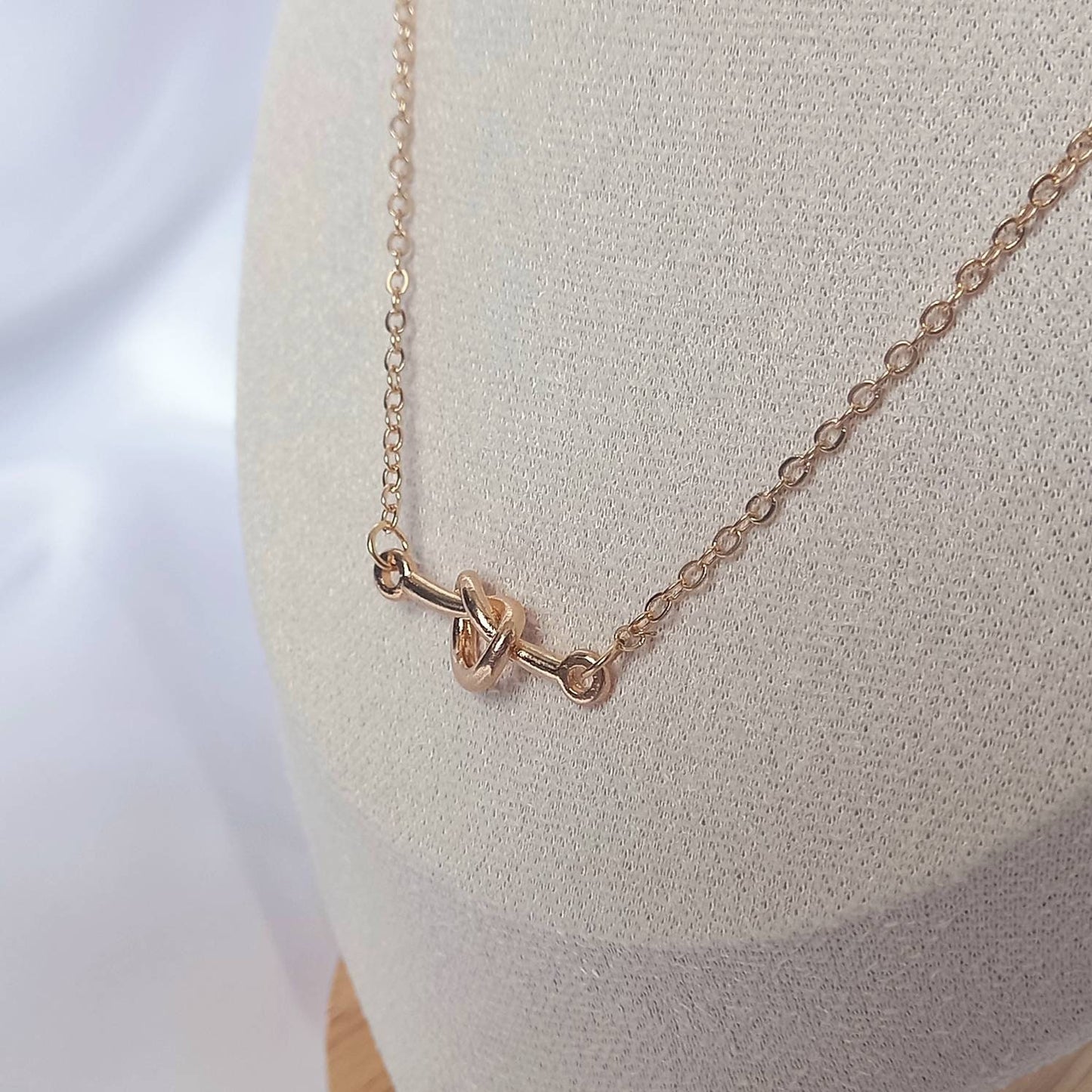 Gold Knot Chain Necklace - Gold Necklaces In The UK,Gold Jewellery In The UK,Knot Necklace,Knot Jewellery,Fine Gold Necklace,Fine Chain