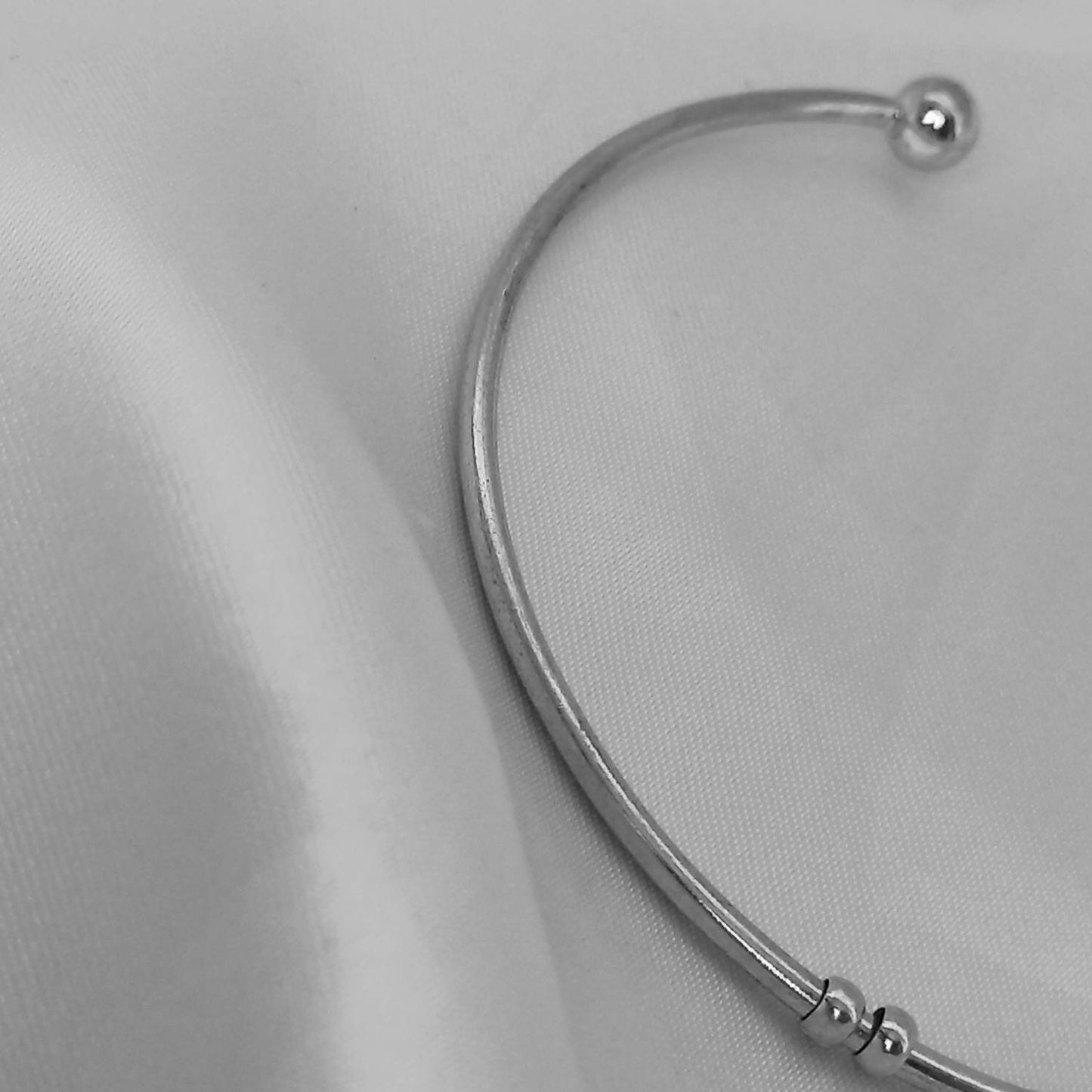 Silver Bangle Bracelet - Fine Silver Bangle,Thin Silver Bangle,Silver Jewellery In The UK,Silver Bangles In The UK,Silver Bracelet In The UK