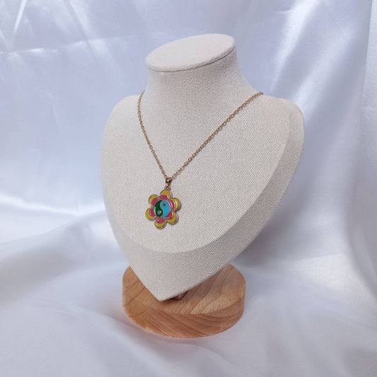 Gold Flower Yin & Yang Necklace - Yin And Yang Necklaces,Retro Flower Necklace,Gold Necklaces In The UK,Gold Jewellery In The UK, Funky