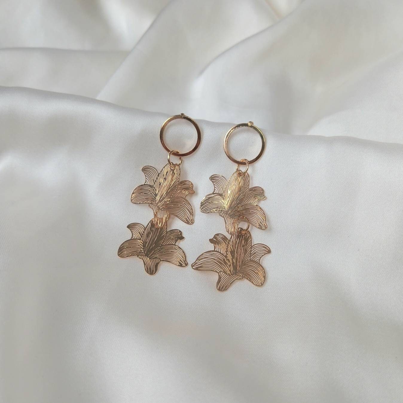 Gold Flower Drop Earrings -  Flower Earrings, Flower Jewellery, Floral, Delicate Earrings,Gold Earrings In The UK,Gold Jewellery In The UK