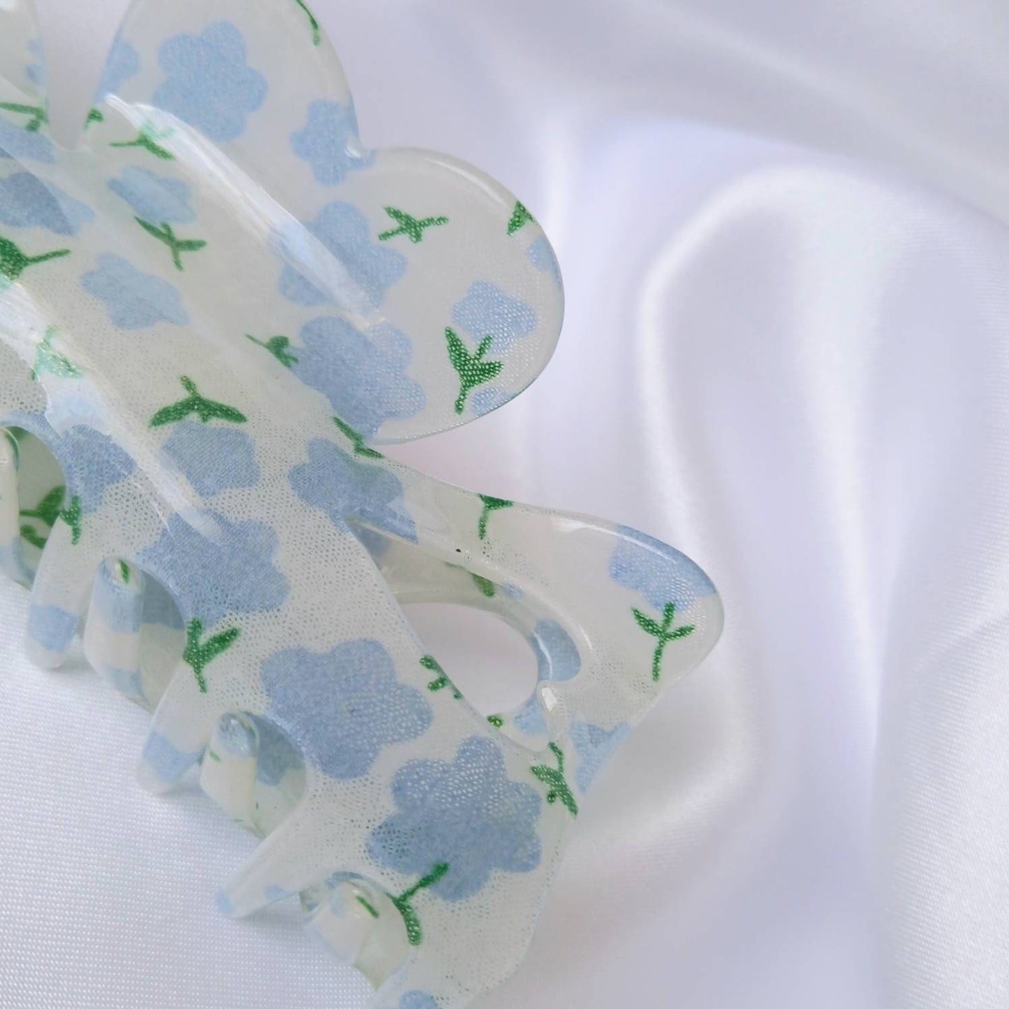 Large Blue Flower Hair Claw - Blue Hair Clip,Blue Hair Accessories,Blue Hair Claw,Flower Hair Clips,Funky Hair Clip,Hair Clips In The UK