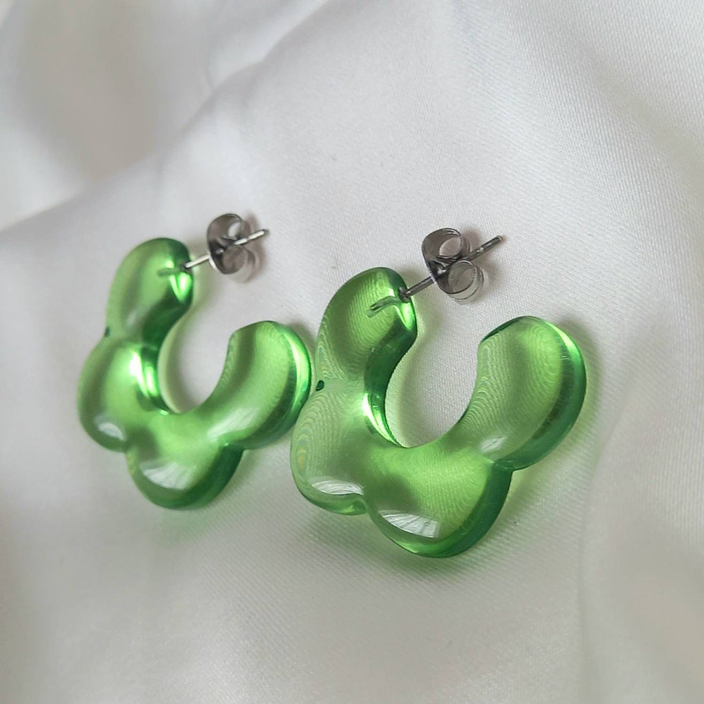 Green Flower Drop Earrings - Green Flower Earrings In The UK,Flower Jewlellery In The UK,Retro Earrings,70's Earrings,Green Earrings, Floral